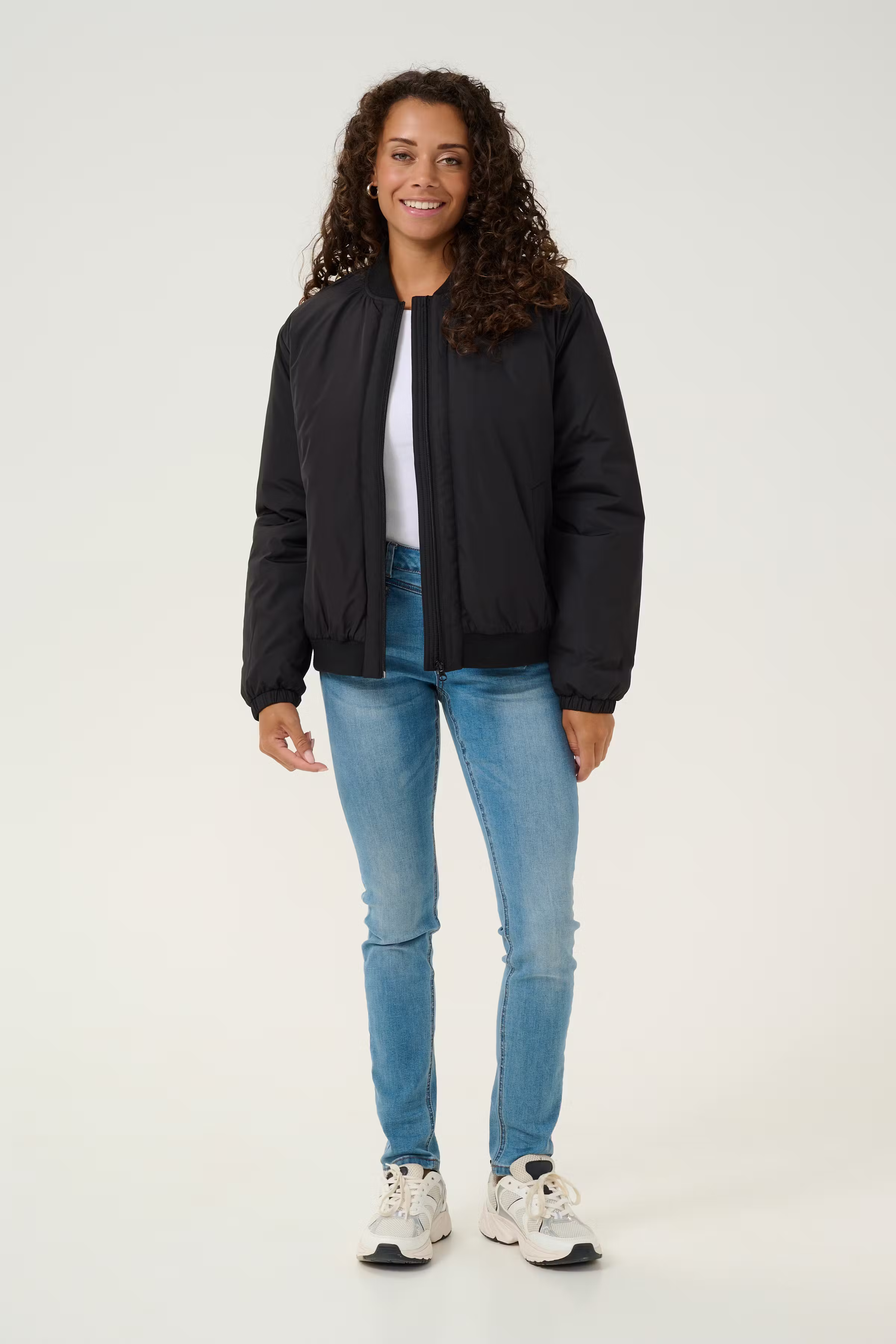 CRArwen Bomber jacket LOOKBOOK FRONT 10613654-100120