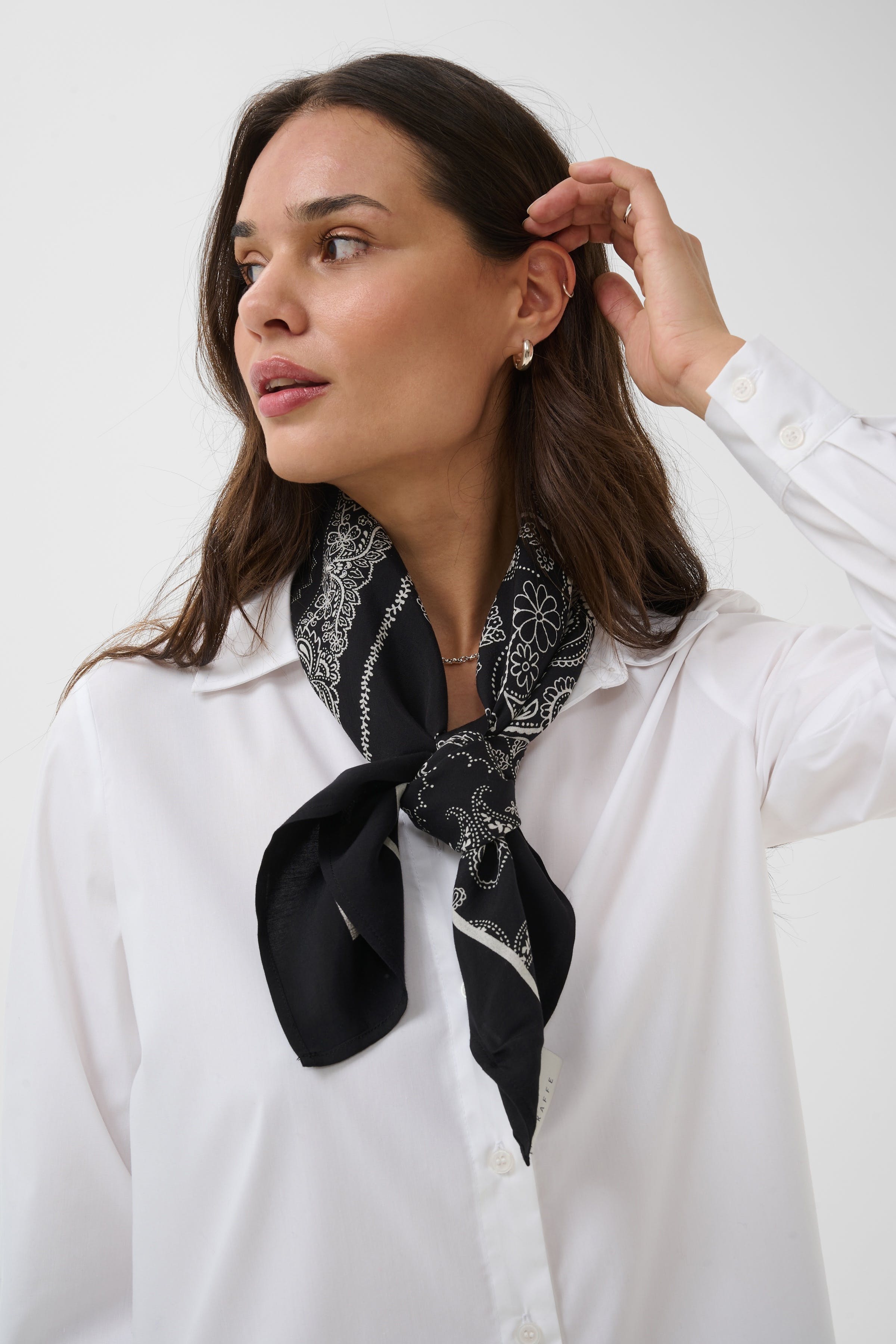 KAgardenia Tuch LOOKBOOK DETAIL 10512184-109784