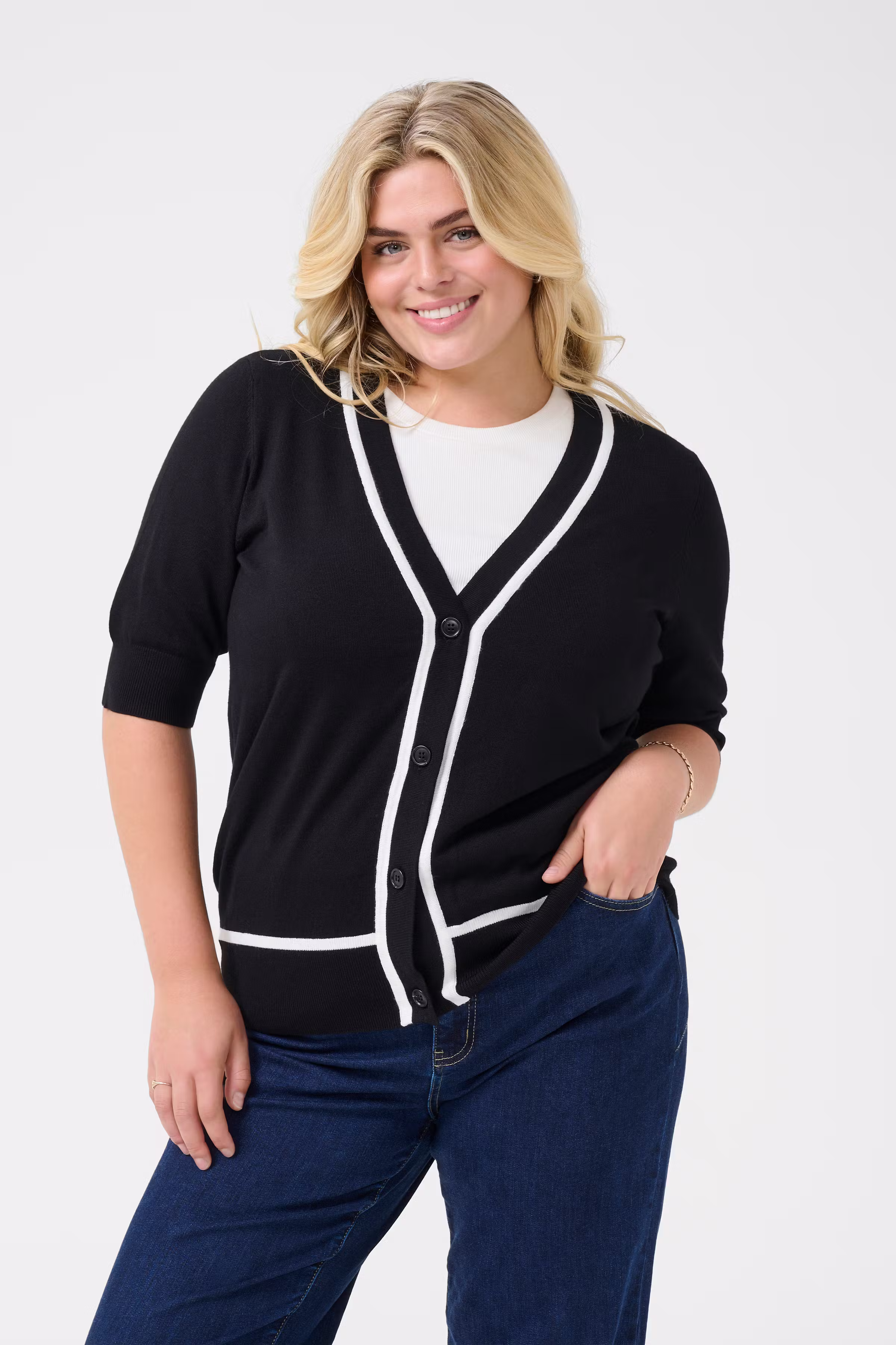 KCmallie Cardigan LOOKBOOK FRONT 10583454-100121