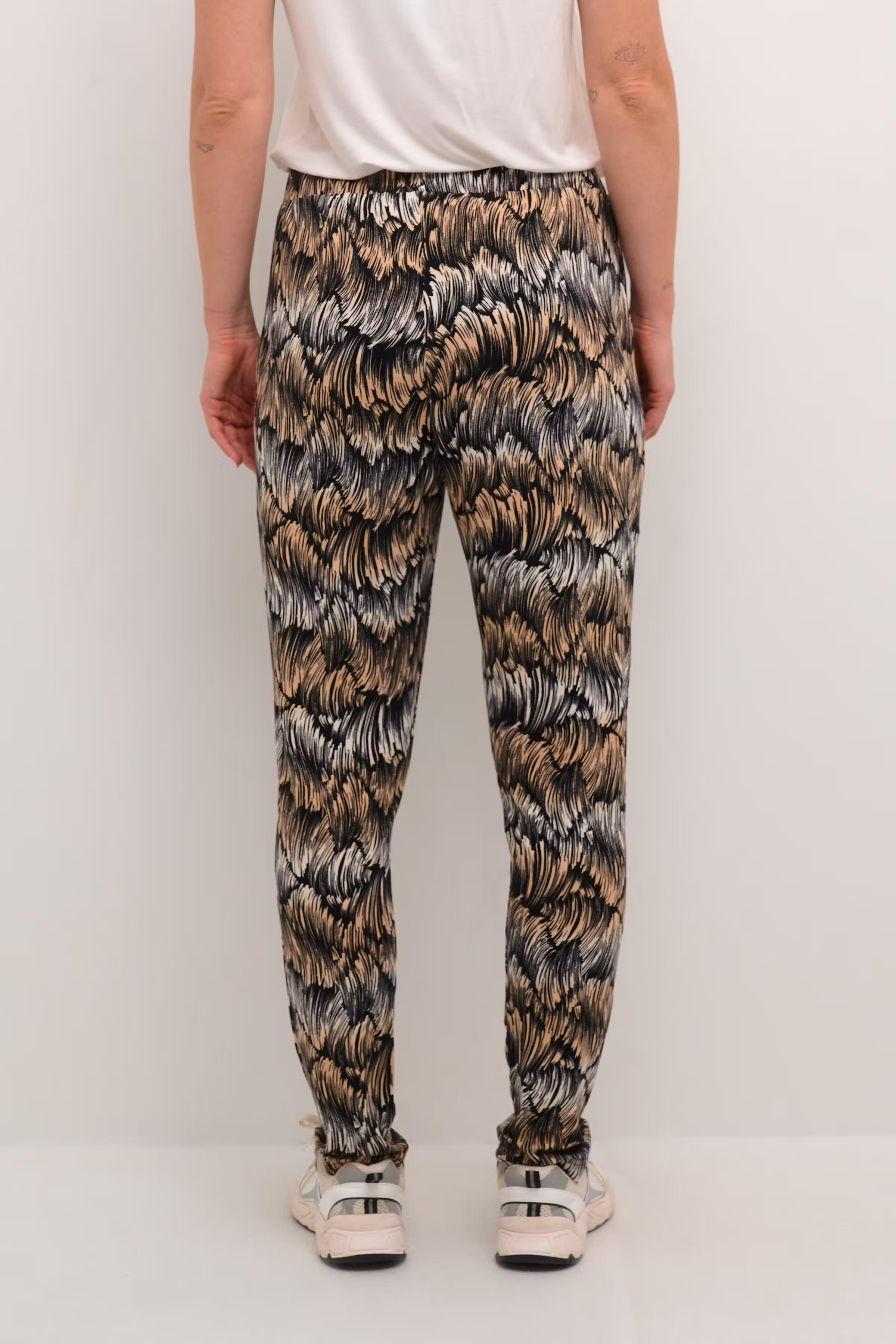 BPcara Trousers LOOKBOOK BACK 10590688-103102B