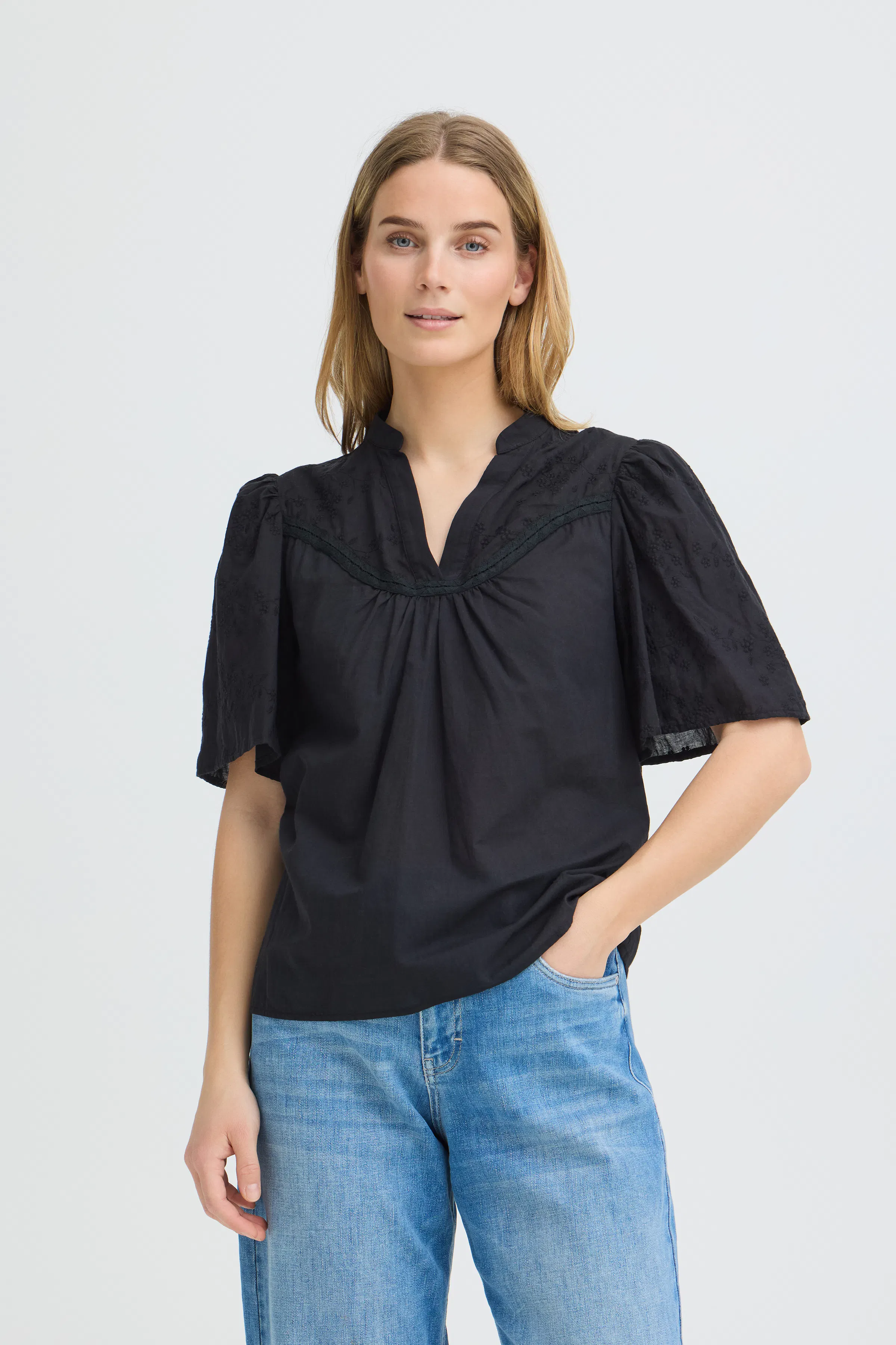 PZBRADY Bluse LOOKBOOK FRONT 50210401-193911