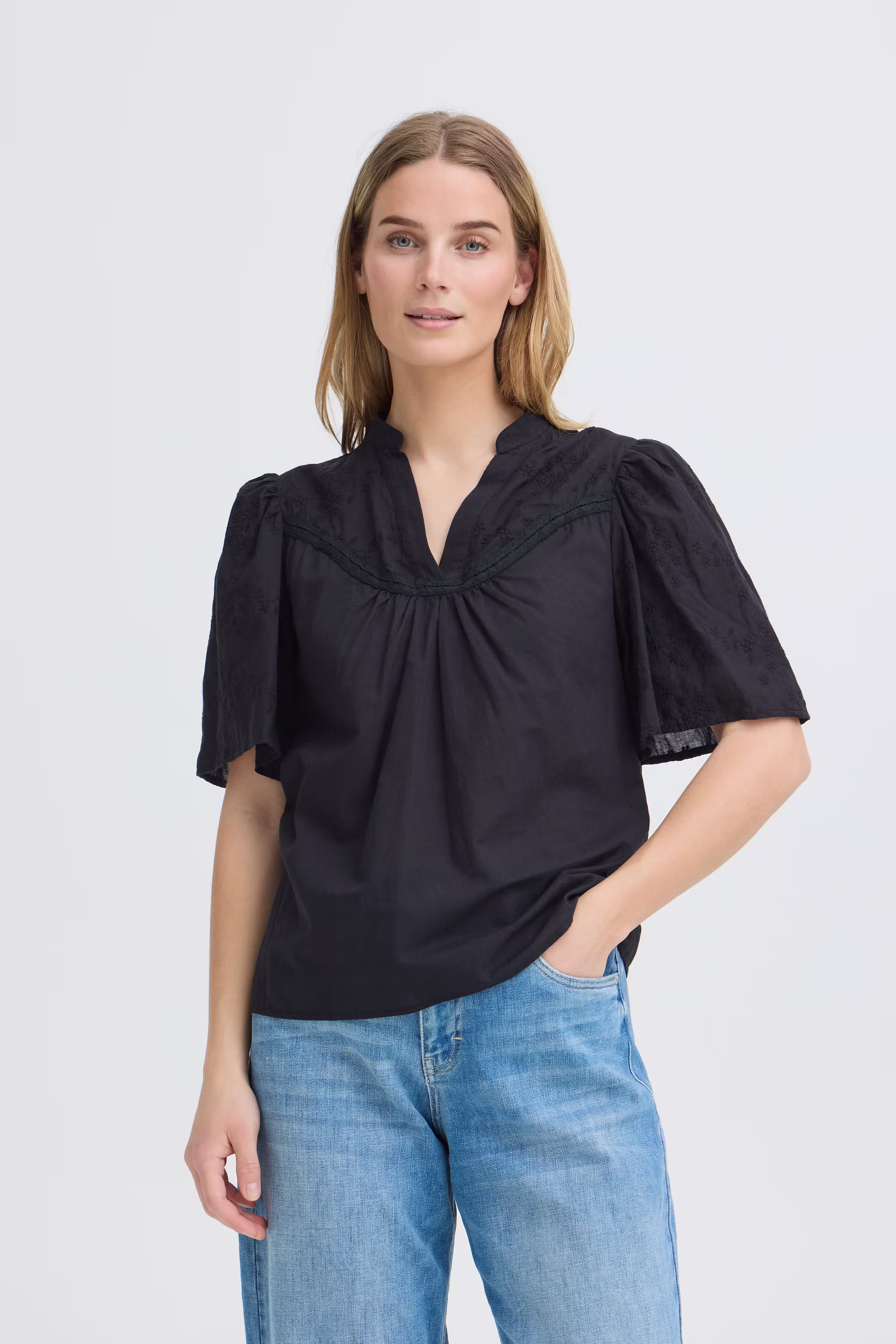 PZBRADY Bluse LOOKBOOK FRONT 50210401-193911