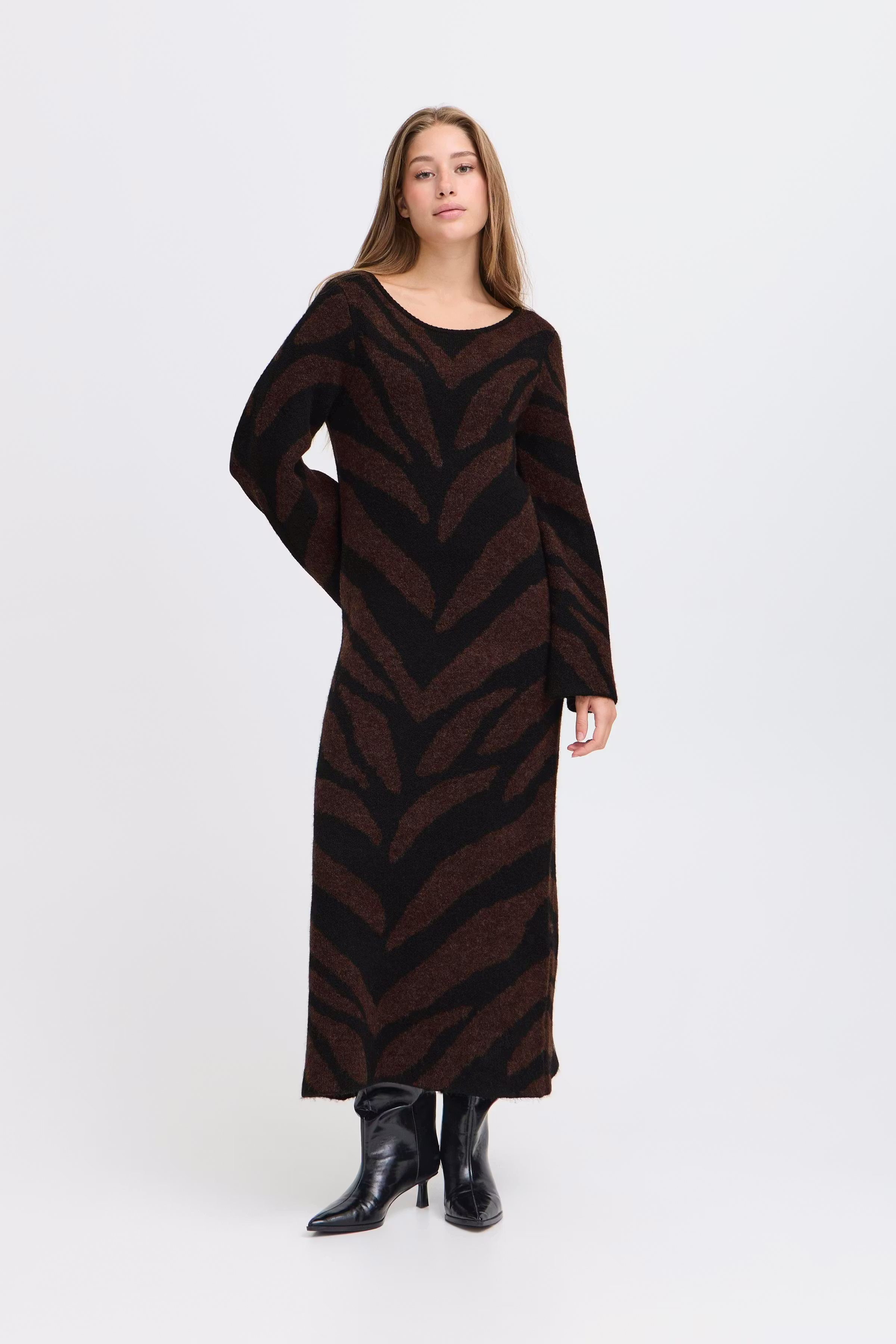 IHKAMORA Kjole LOOKBOOK FRONT 20124512-194008