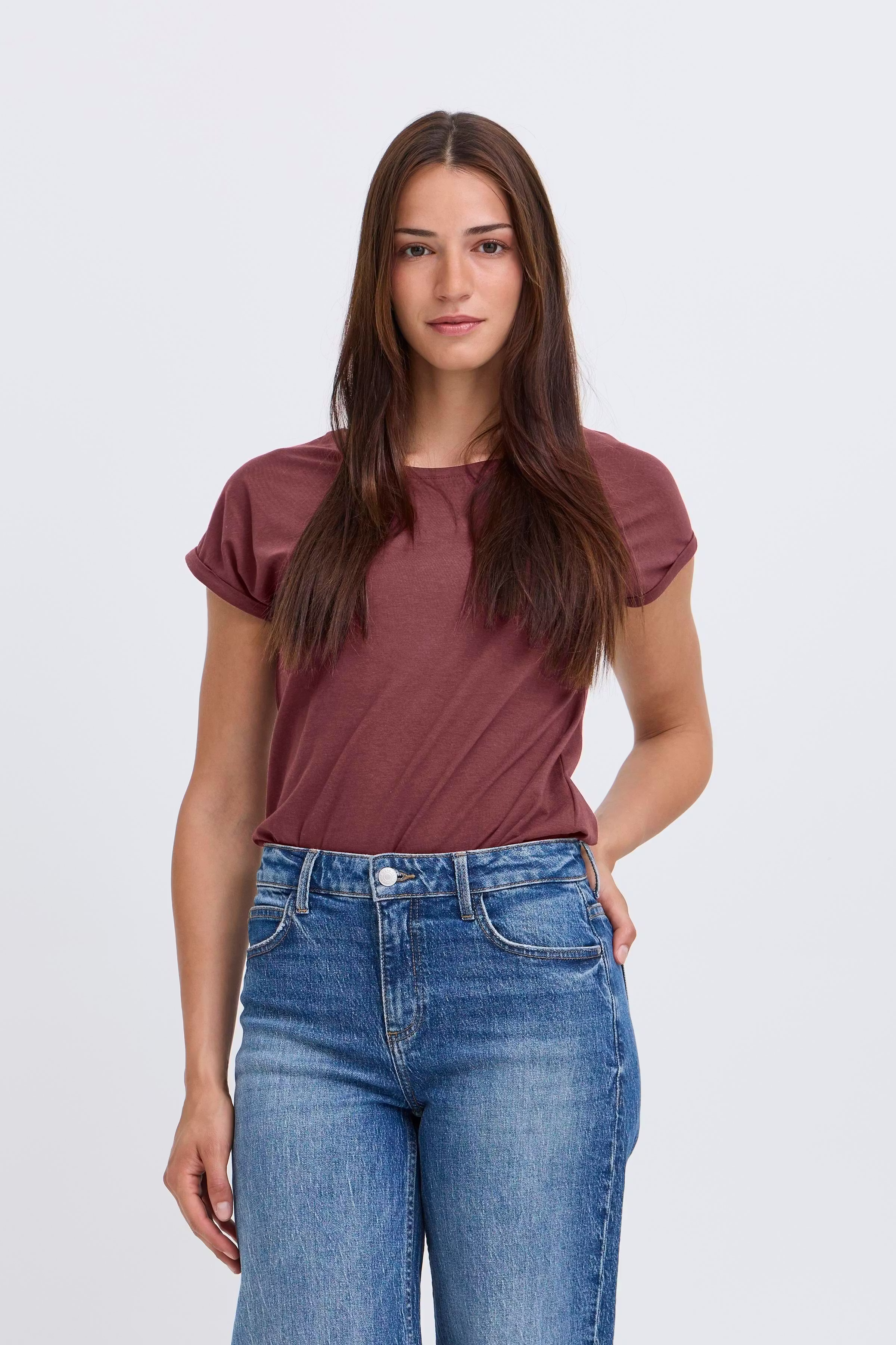 BYPamila T-shirt LOOKBOOK FRONT 20804205-191627