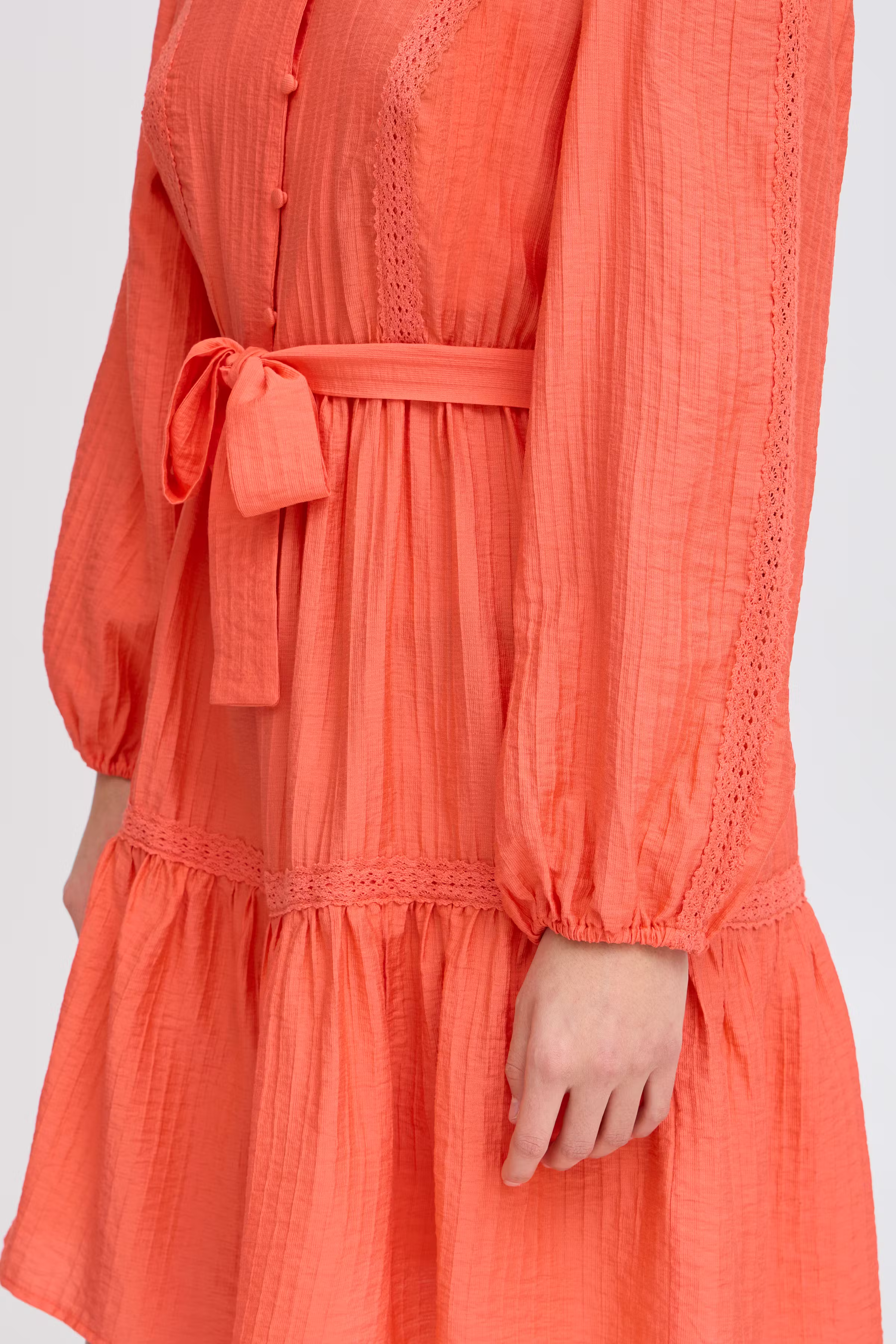 IHEVINA Kjole LOOKBOOK DETAIL 20122441-171656