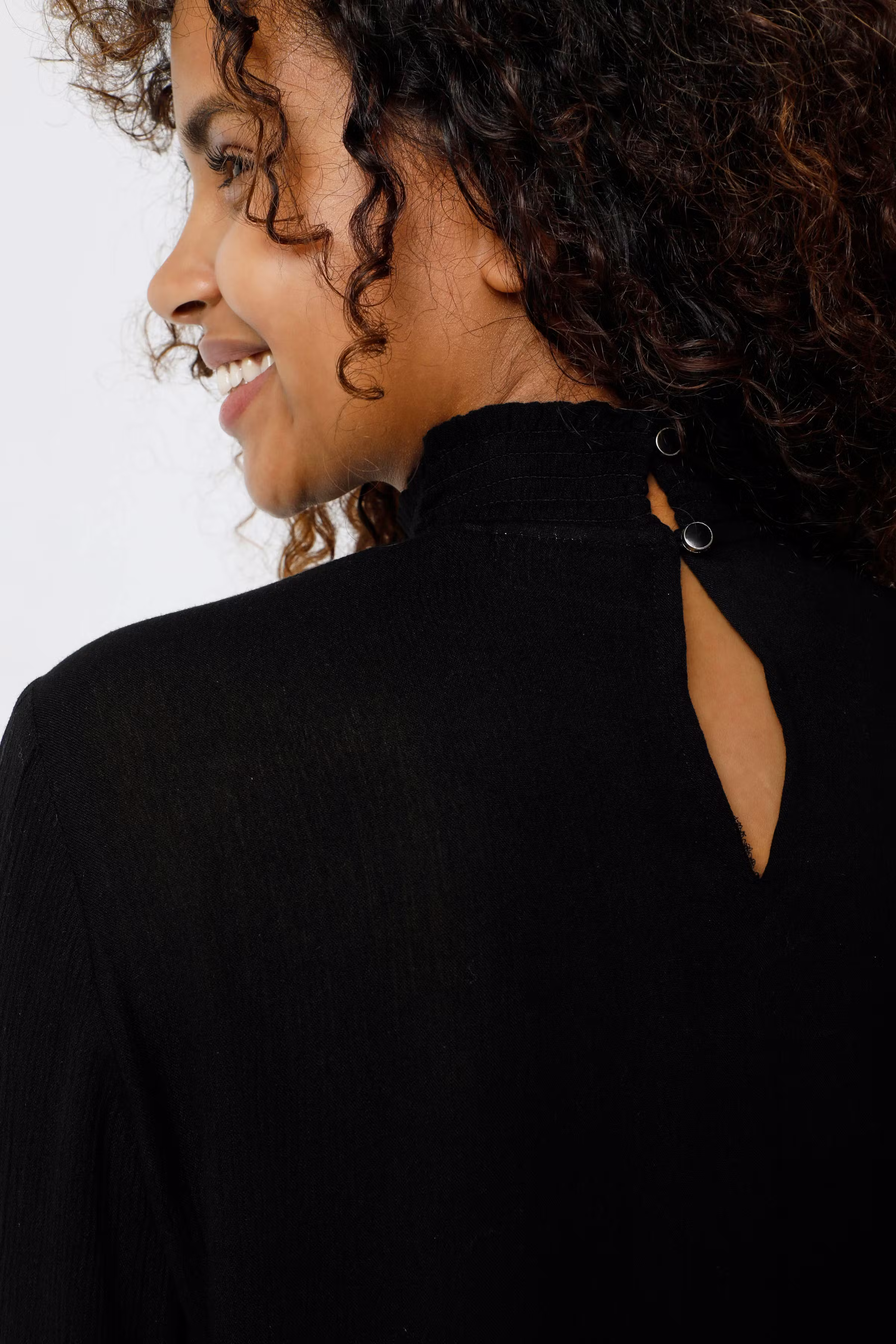 Trine Blouse LOOKBOOK DETAIL 10500950-50600