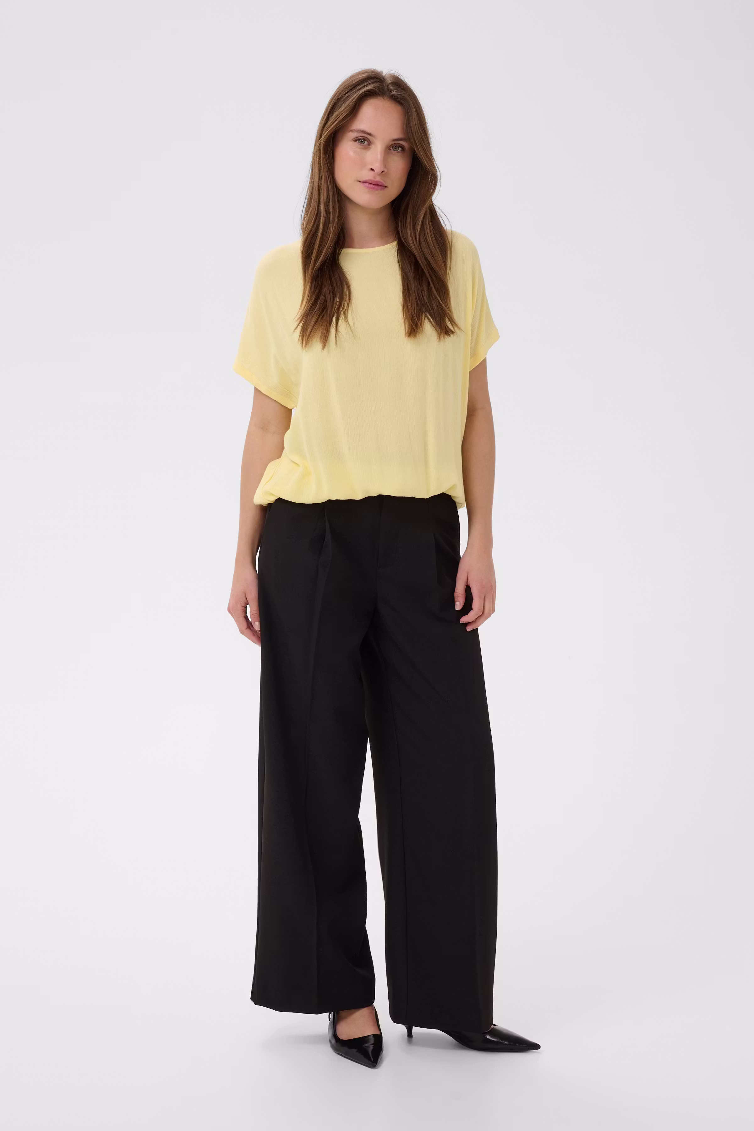 Amber Blouse LOOKBOOK FRONT 10500781-130822