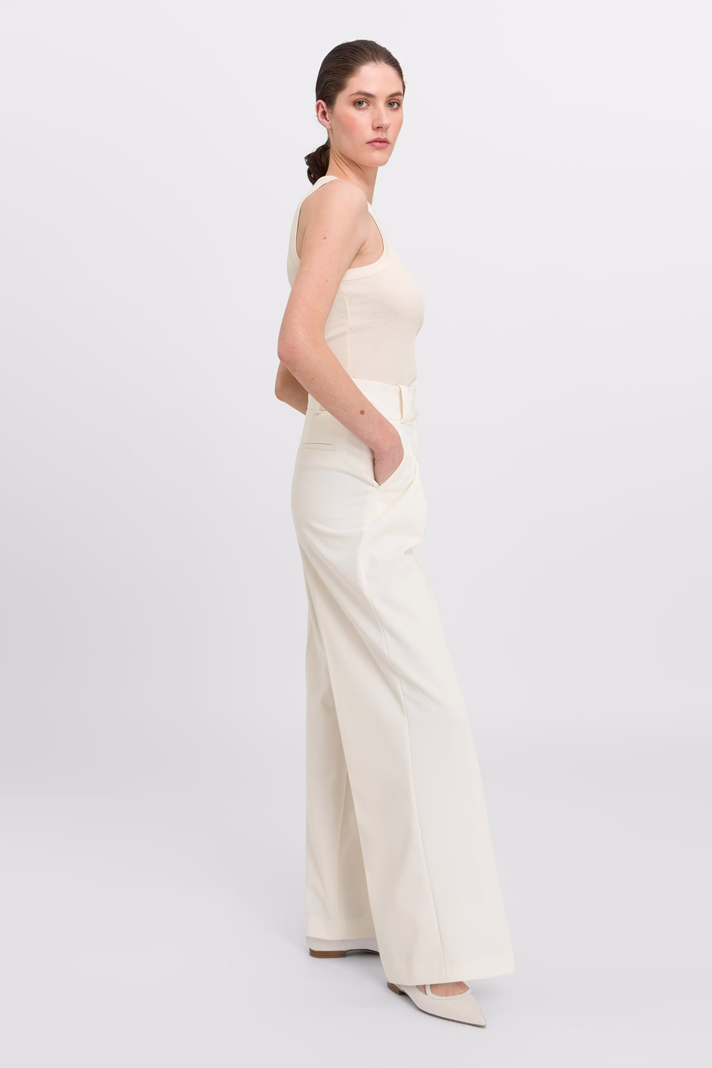 Klara Top LOOKBOOK FRONT 30600545-WH014