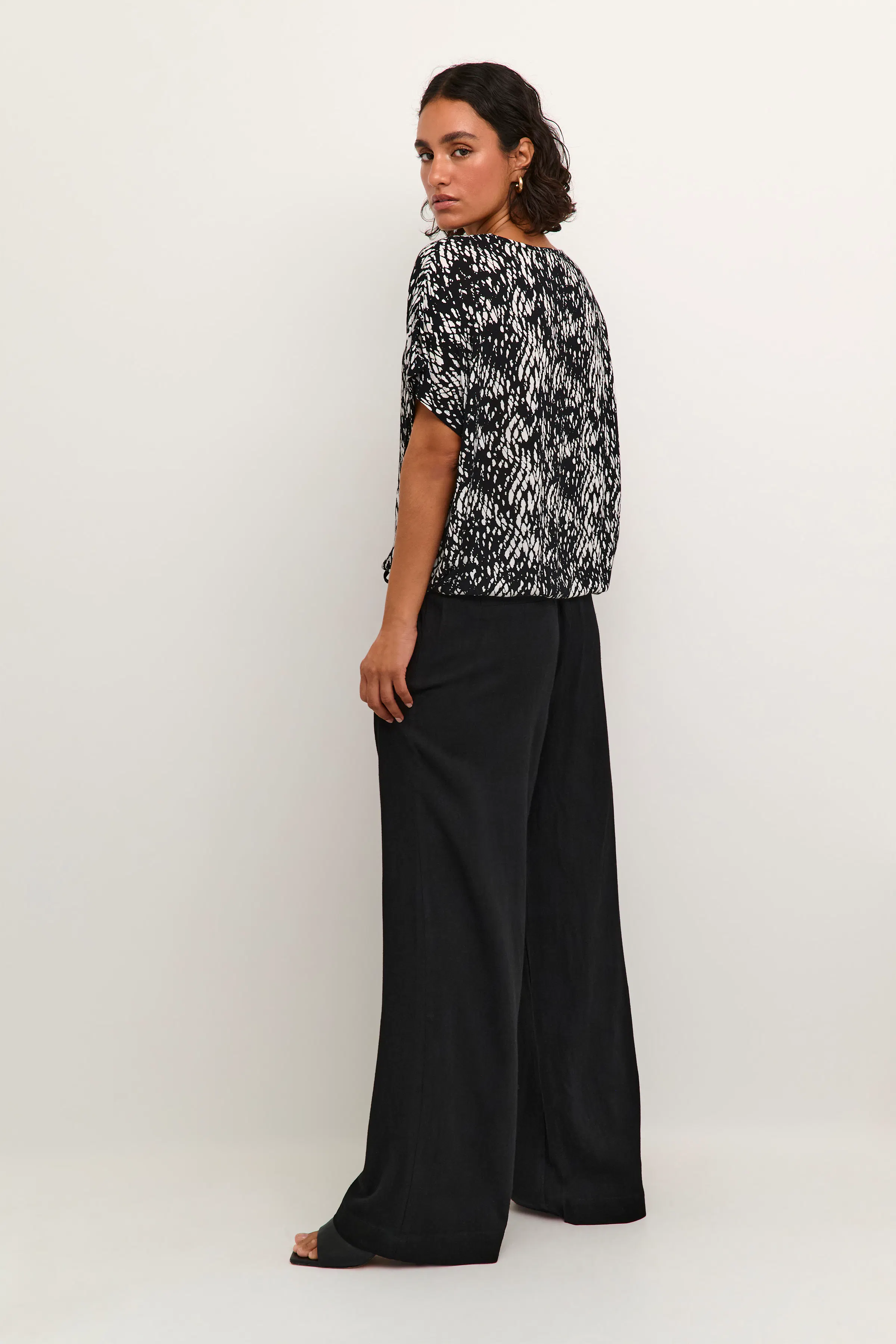 KAliny Bukser LOOKBOOK BACK 10507526-100121