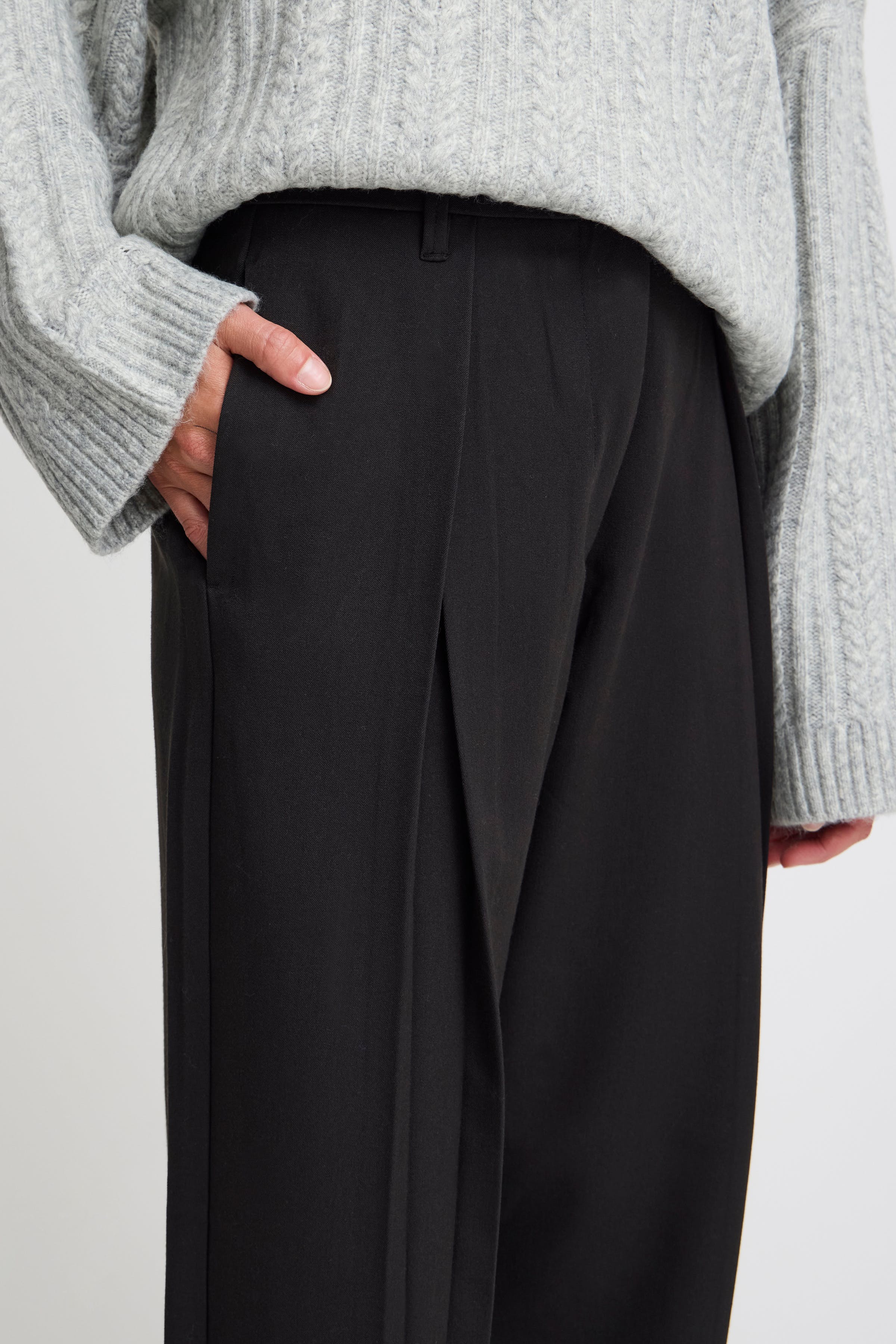 IHSARIAZ Hose LOOKBOOK DETAIL 20121411-194008