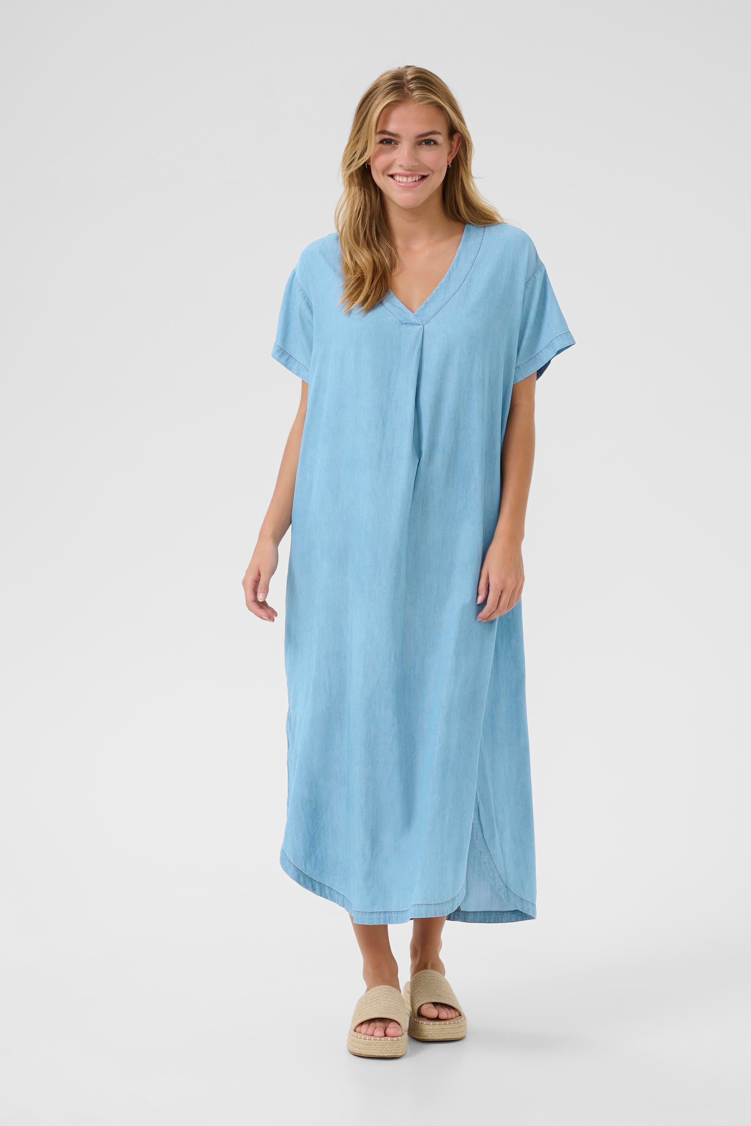 CUcitha Denim Dress LOOKBOOK FRONT 50111801-500027