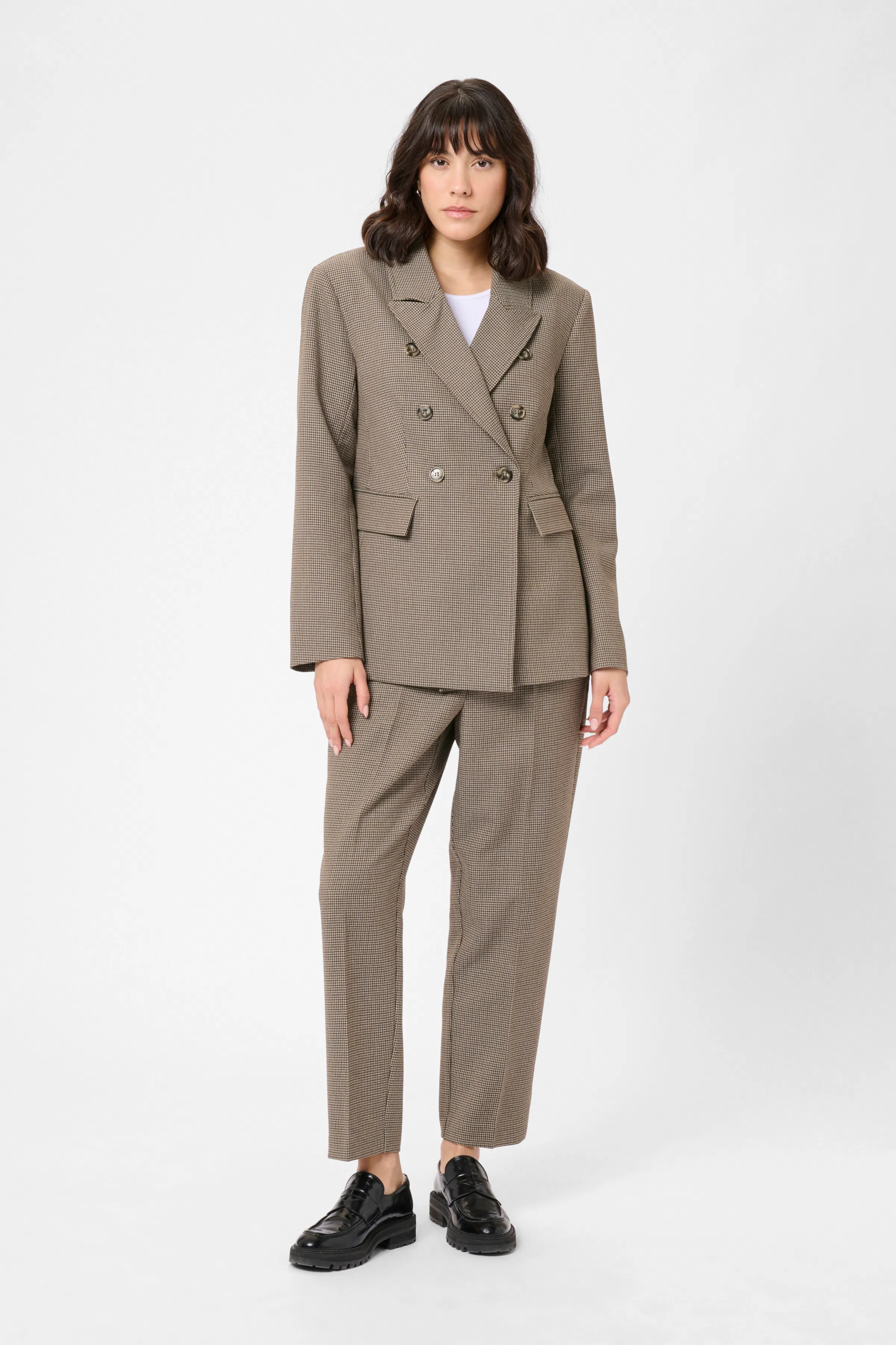 KAelyah Blazer LOOKBOOK FRONT 10510842-108548