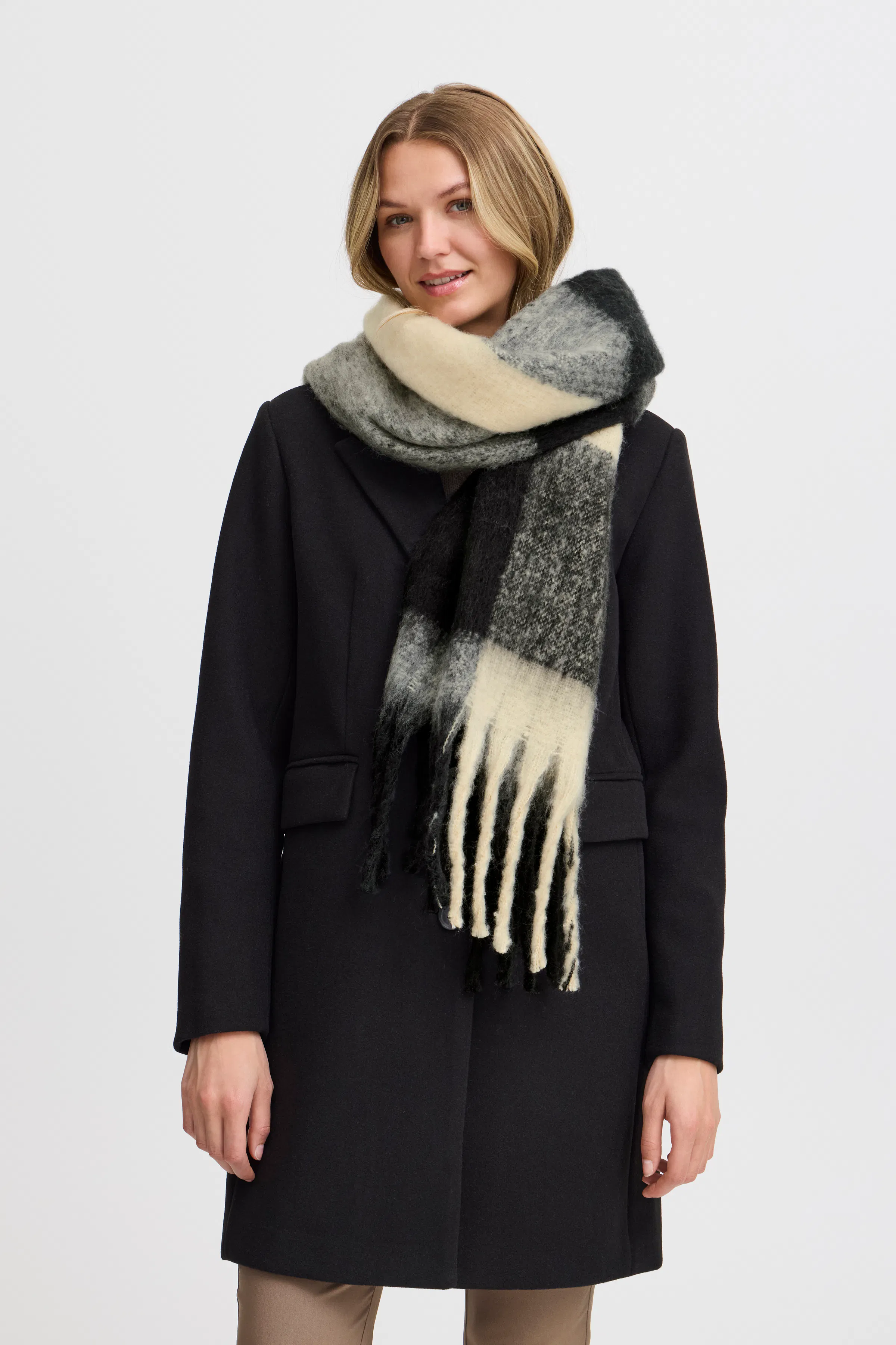 FRWINDY Skjerf LOOKBOOK FRONT 20614620-200115