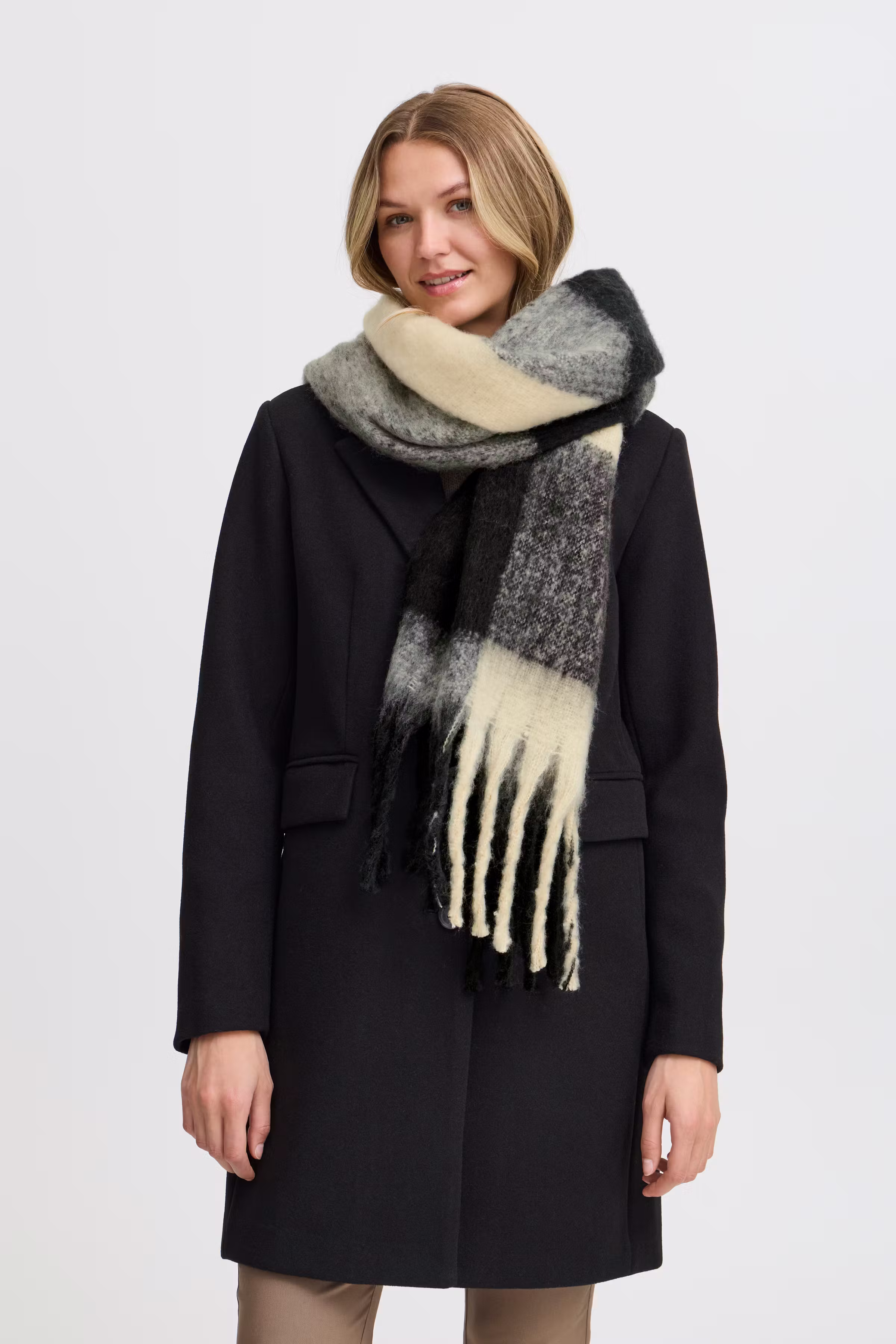 FRWINDY Skjerf LOOKBOOK FRONT 20614620-200115