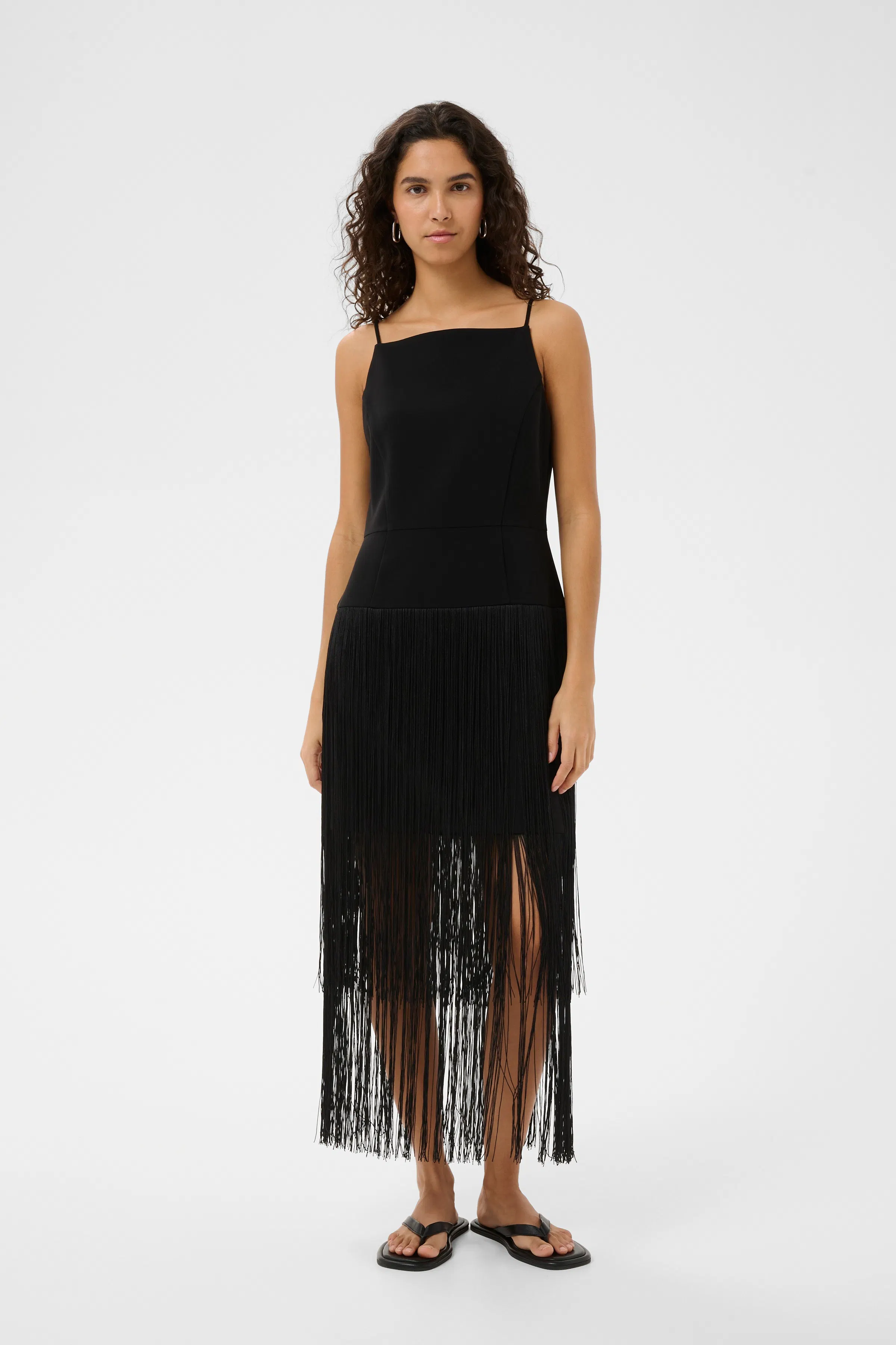 CHARLEENEIW Fringe Jurk LOOKBOOK FRONT 30112423-194008
