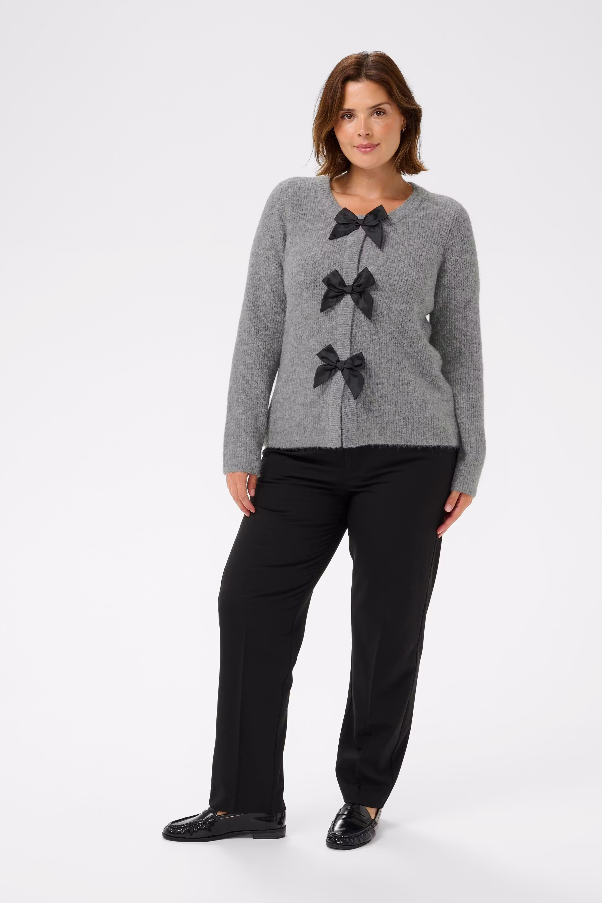 KCmaia Cardigan LOOKBOOK FRONT 10583784-100123