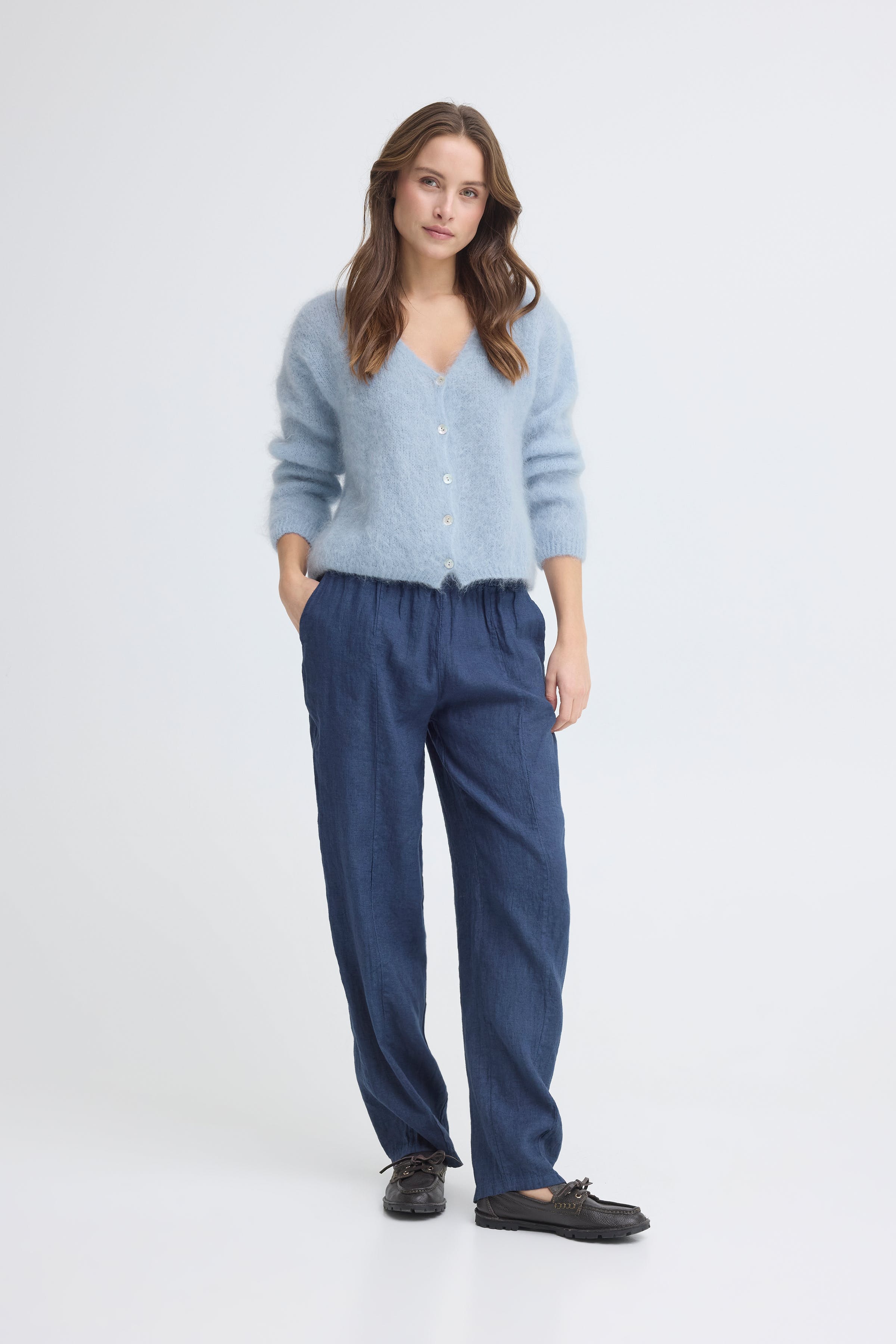 SBELLIE Cardigan LOOKBOOK FRONT 22101154-144112