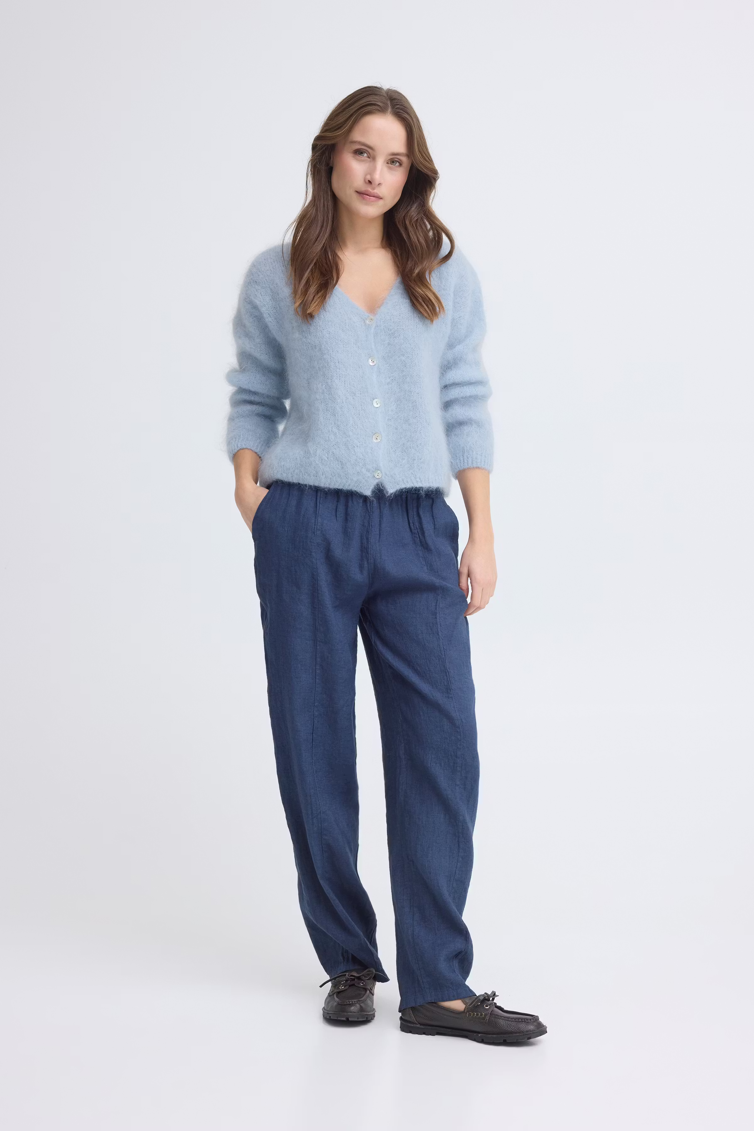 SBELLIE Cardigan LOOKBOOK FRONT 22101154-144112