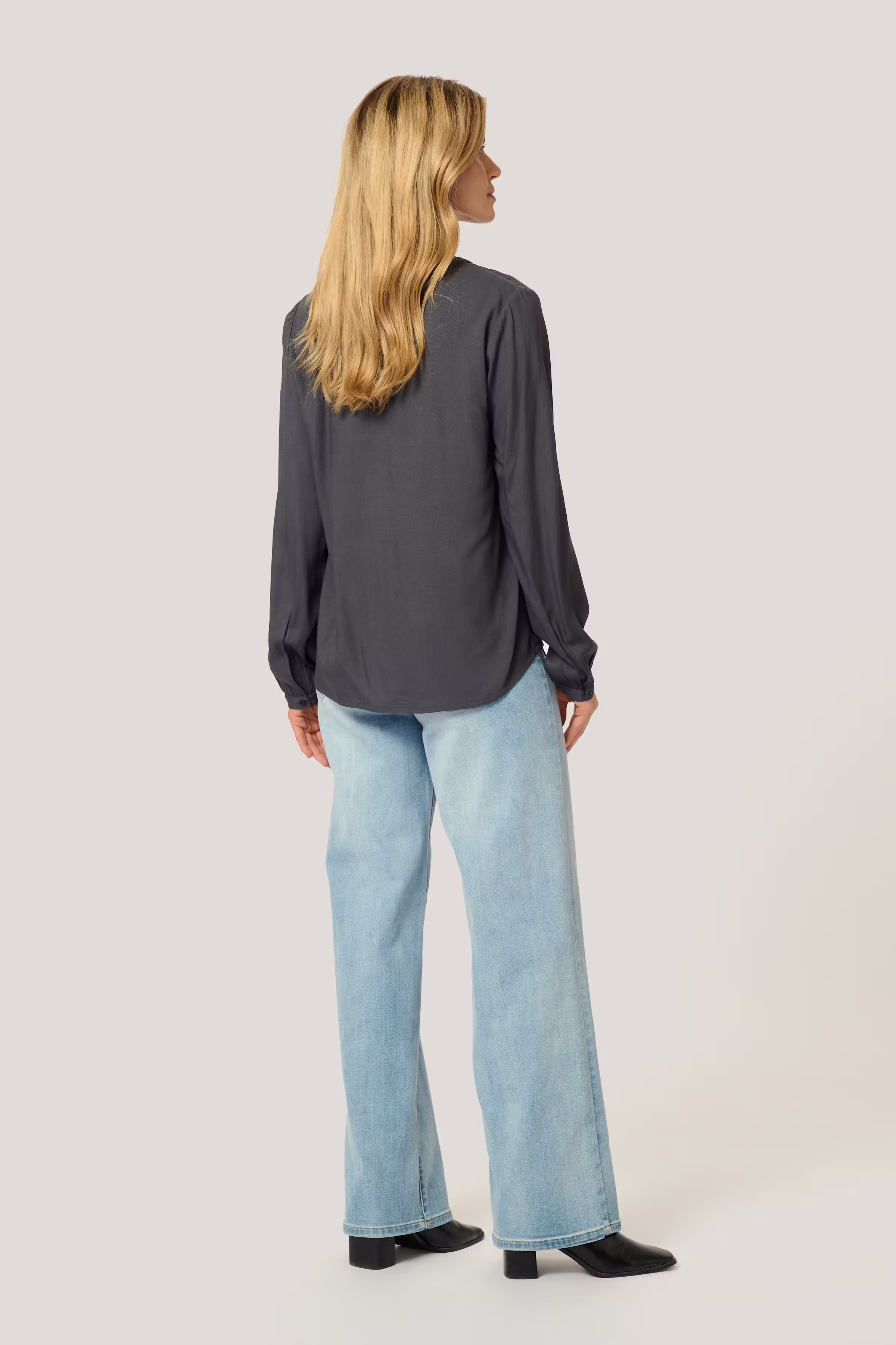 KAcalinda Bluse LOOKBOOK BACK 10507267-190205