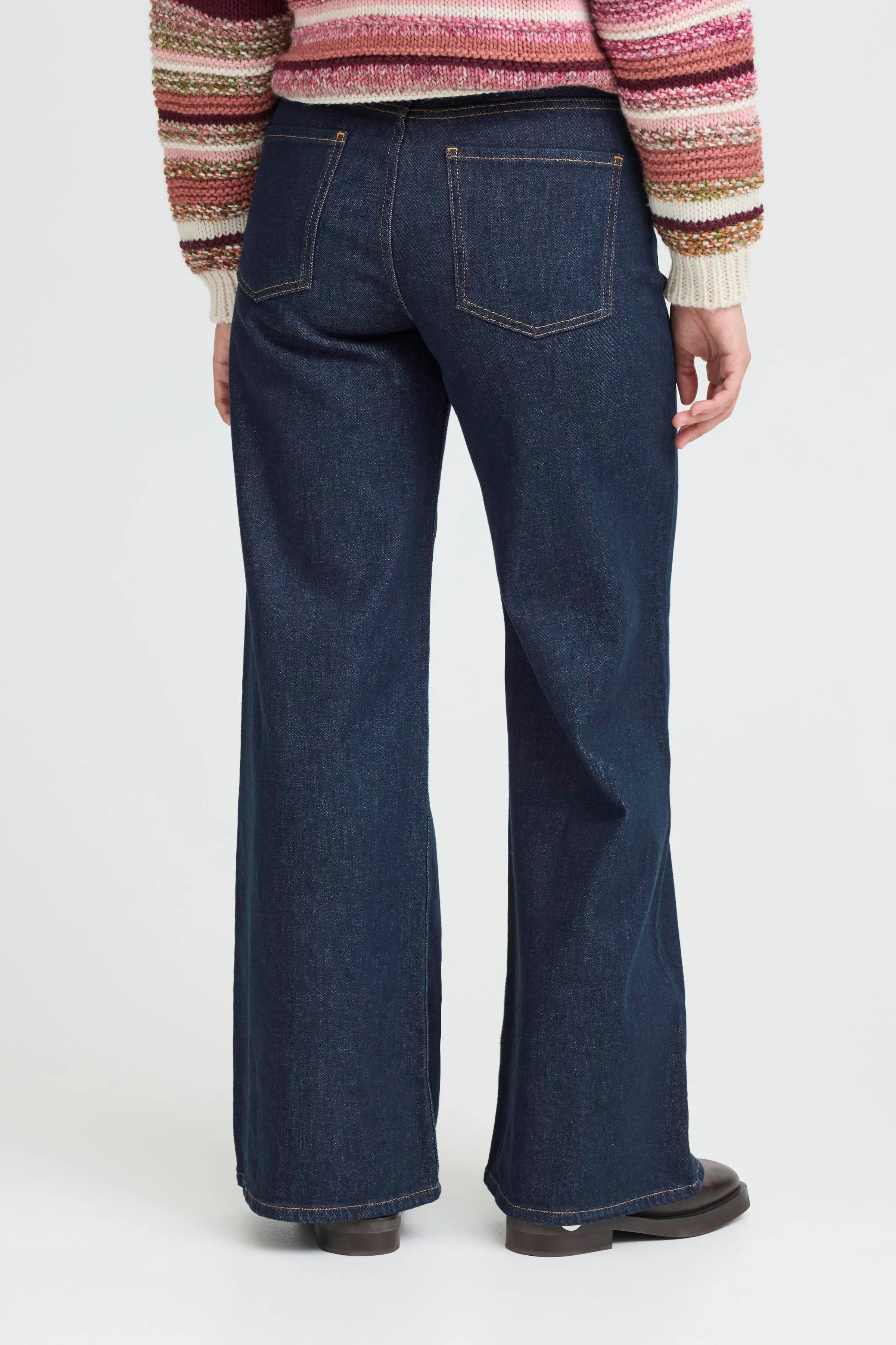 PZLIRA UHW Jeans Wide Leg LOOKBOOK BACK 50209031-200002