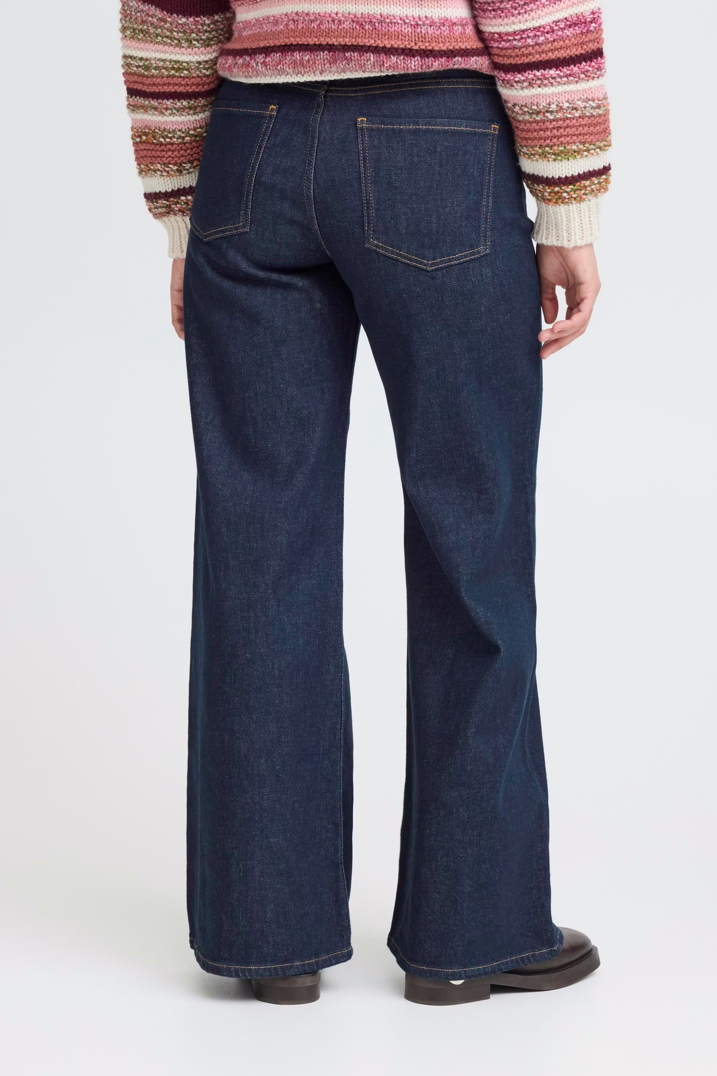 PZLIRA UHW Jeans Wide Leg LOOKBOOK BACK 50209031-200002