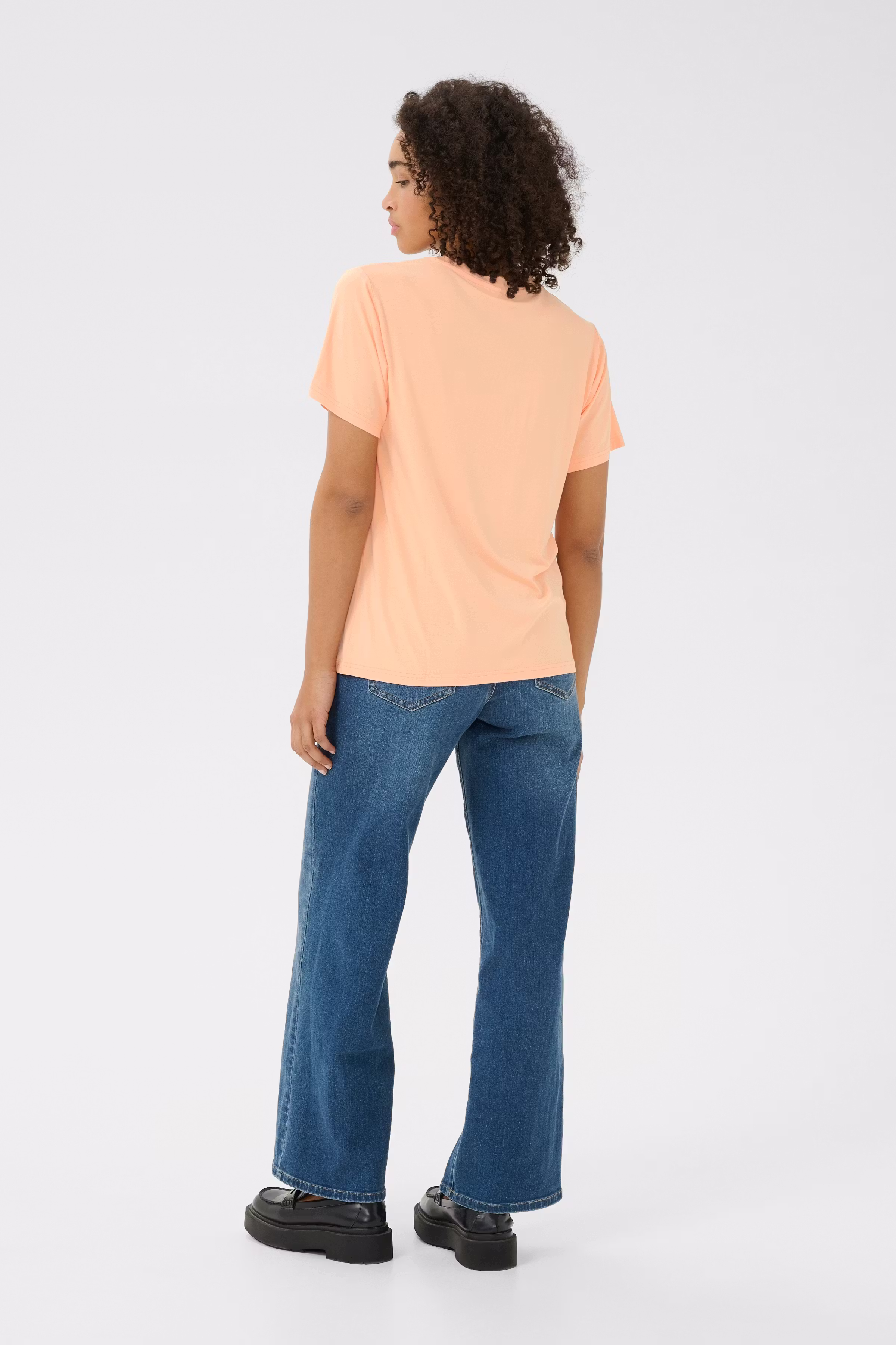 KAfrida T-shirt LOOKBOOK BACK 10508581-141228