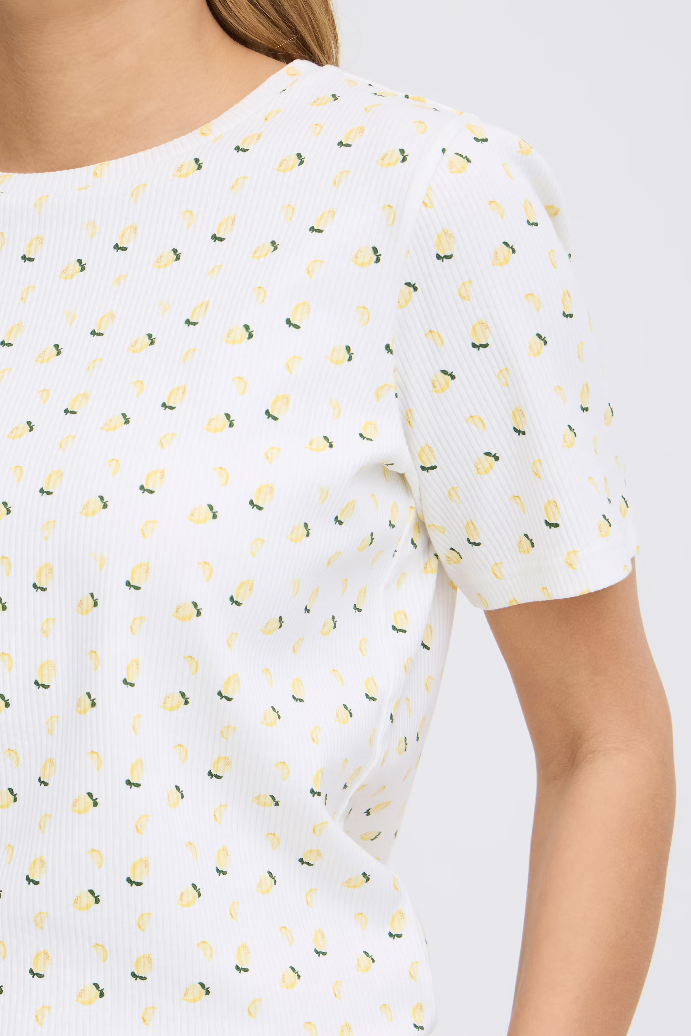 FRTESS T-shirt LOOKBOOK DETAIL 20617902-900008404