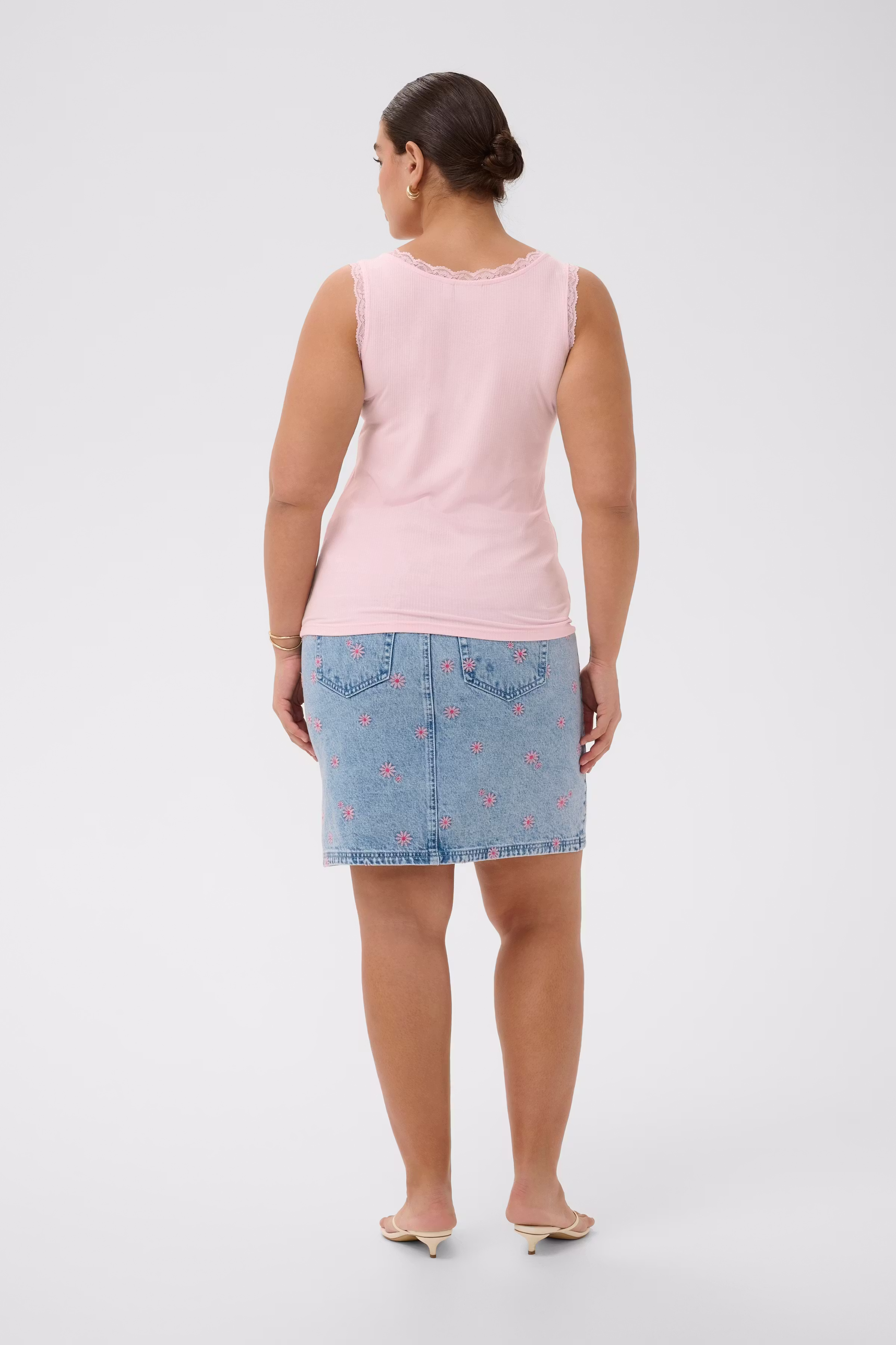 KComia Top LOOKBOOK BACK 10583468-132807