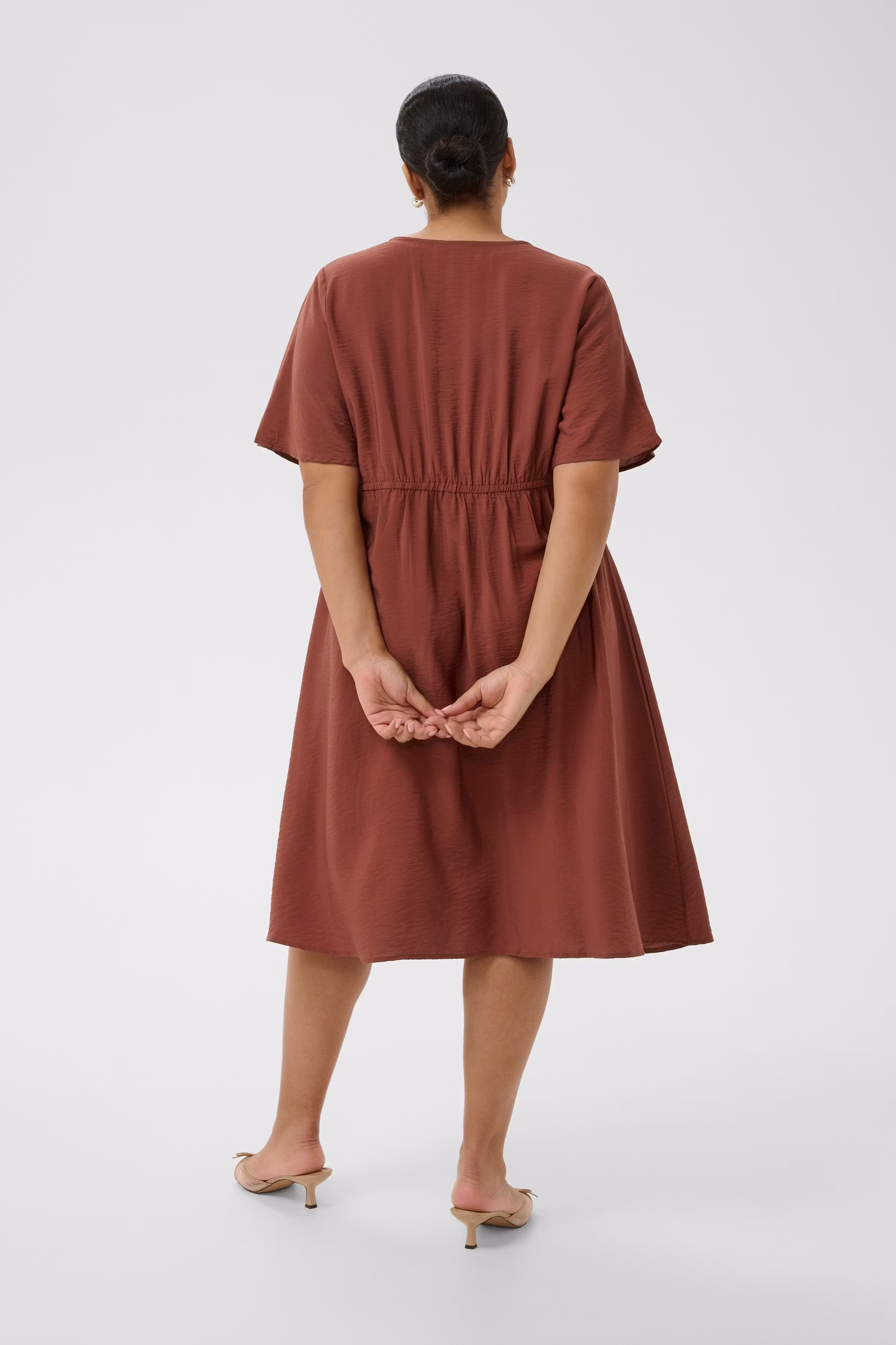 KCneela Kjole LOOKBOOK BACK 10584136-191334