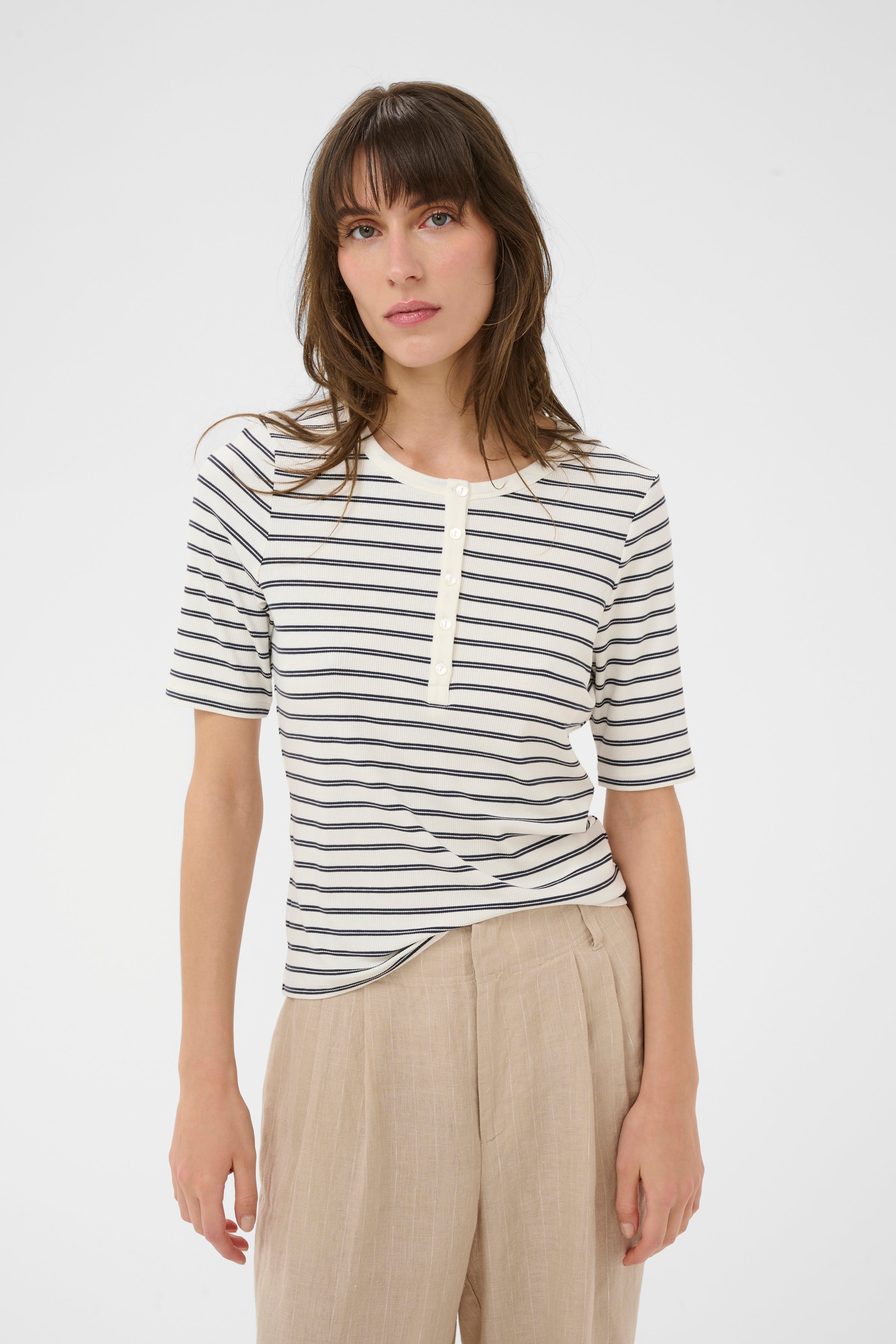 AngelinaPW T-shirt LOOKBOOK FRONT 30310488-304795