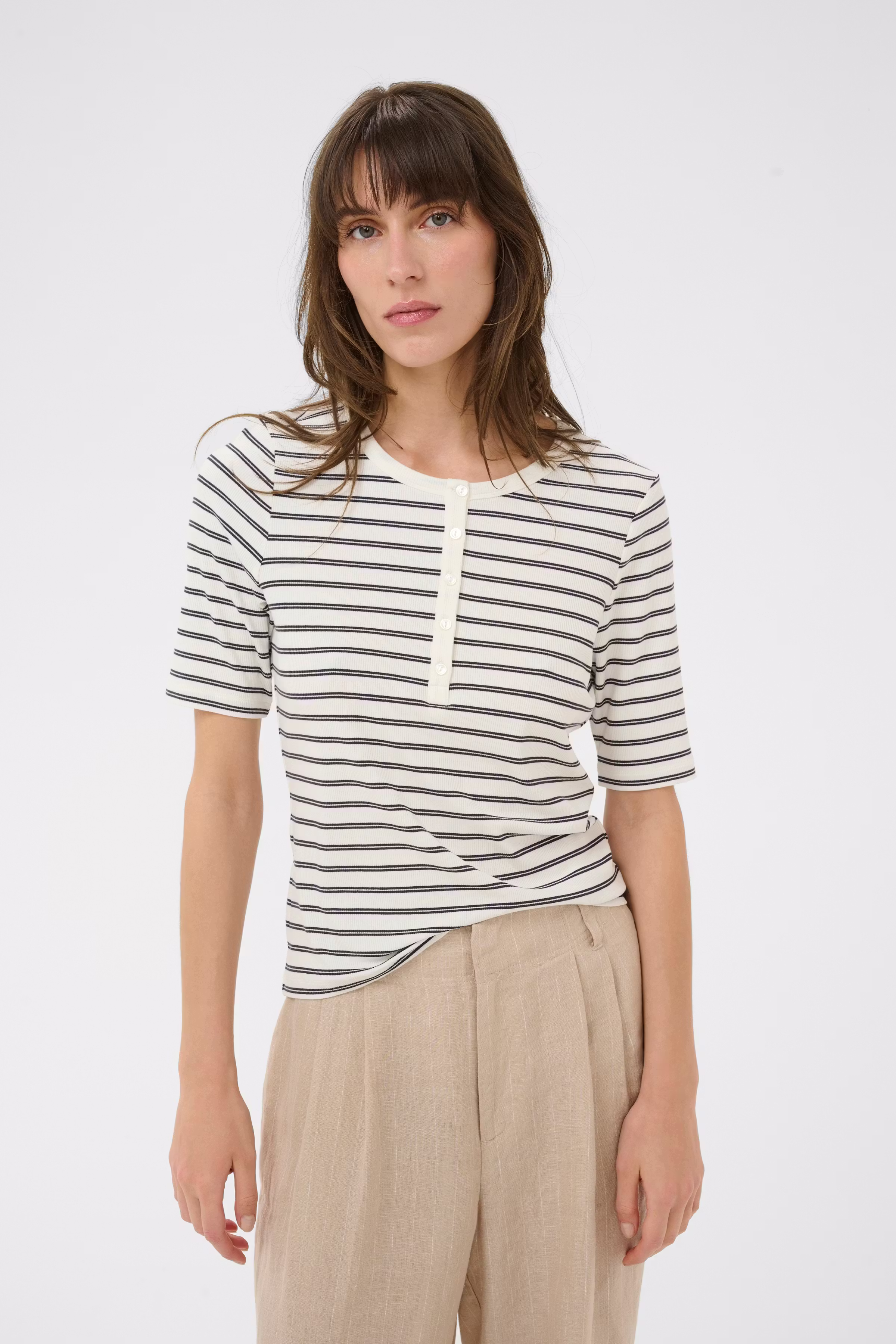 AngelinaPW T-shirt LOOKBOOK FRONT 30310488-304795