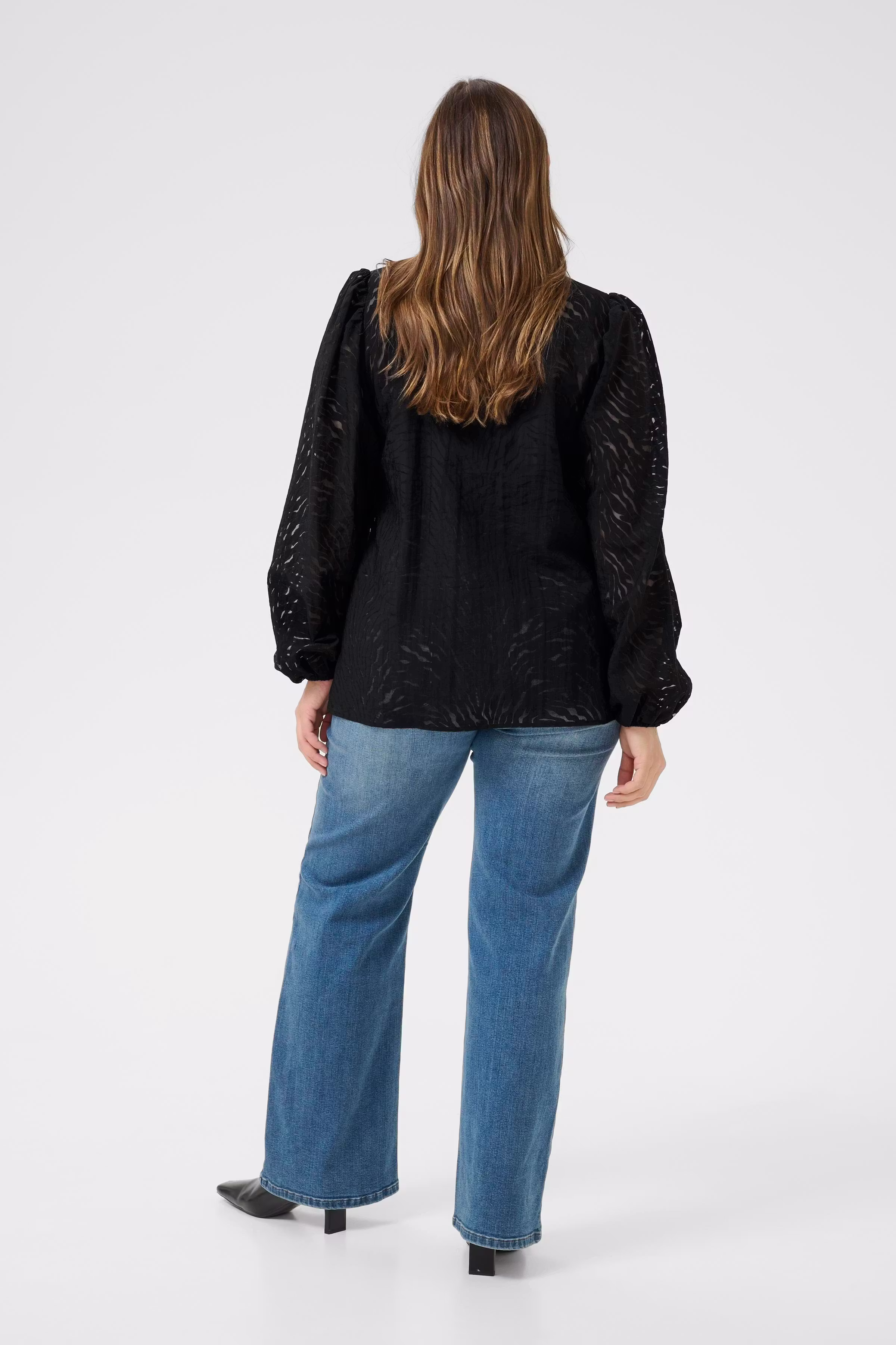 KCvianna Blouse LOOKBOOK BACK 10583682-100121