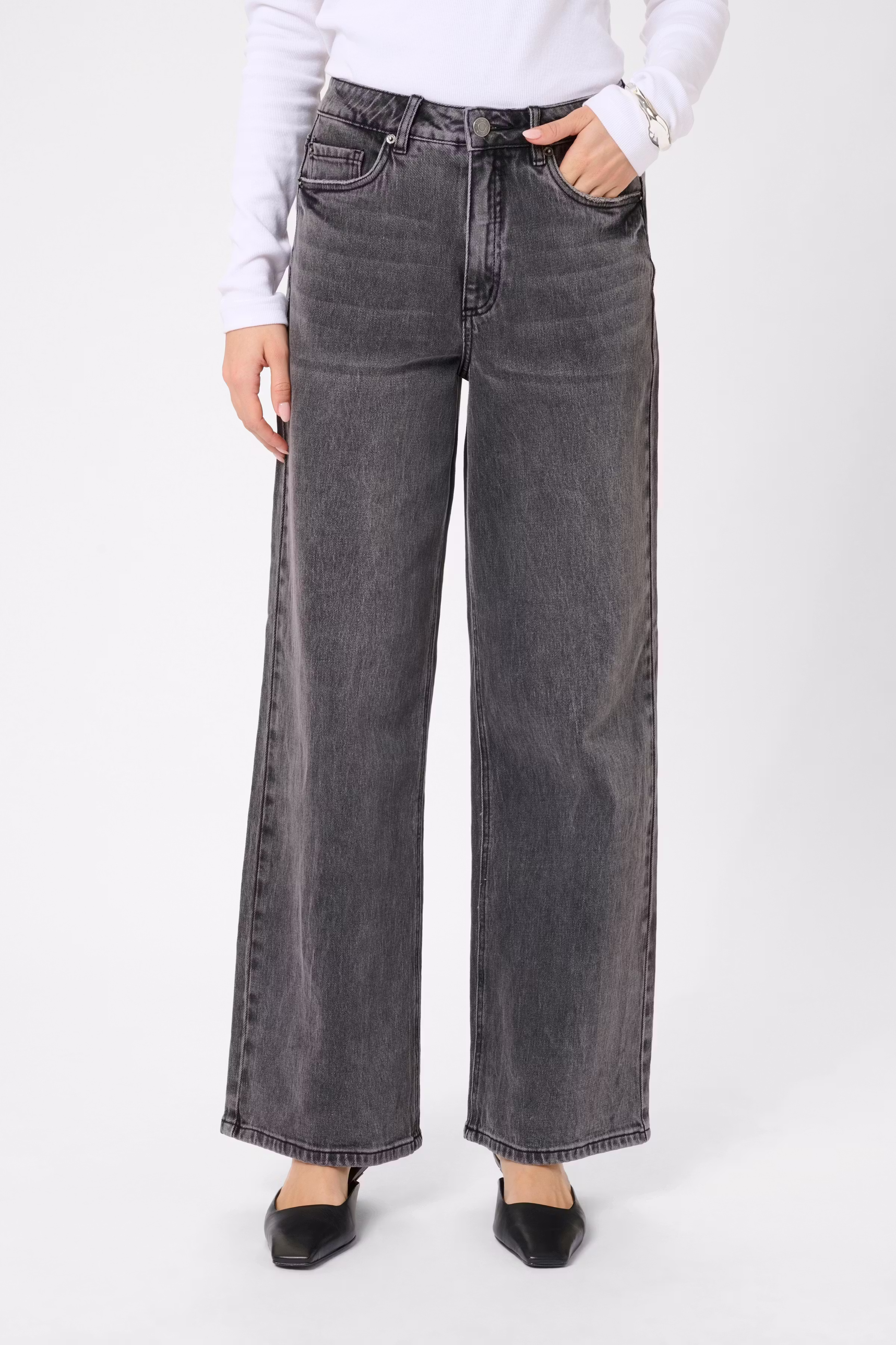 KAmeadow Jeans LOOKBOOK FRONT 10510712-108531