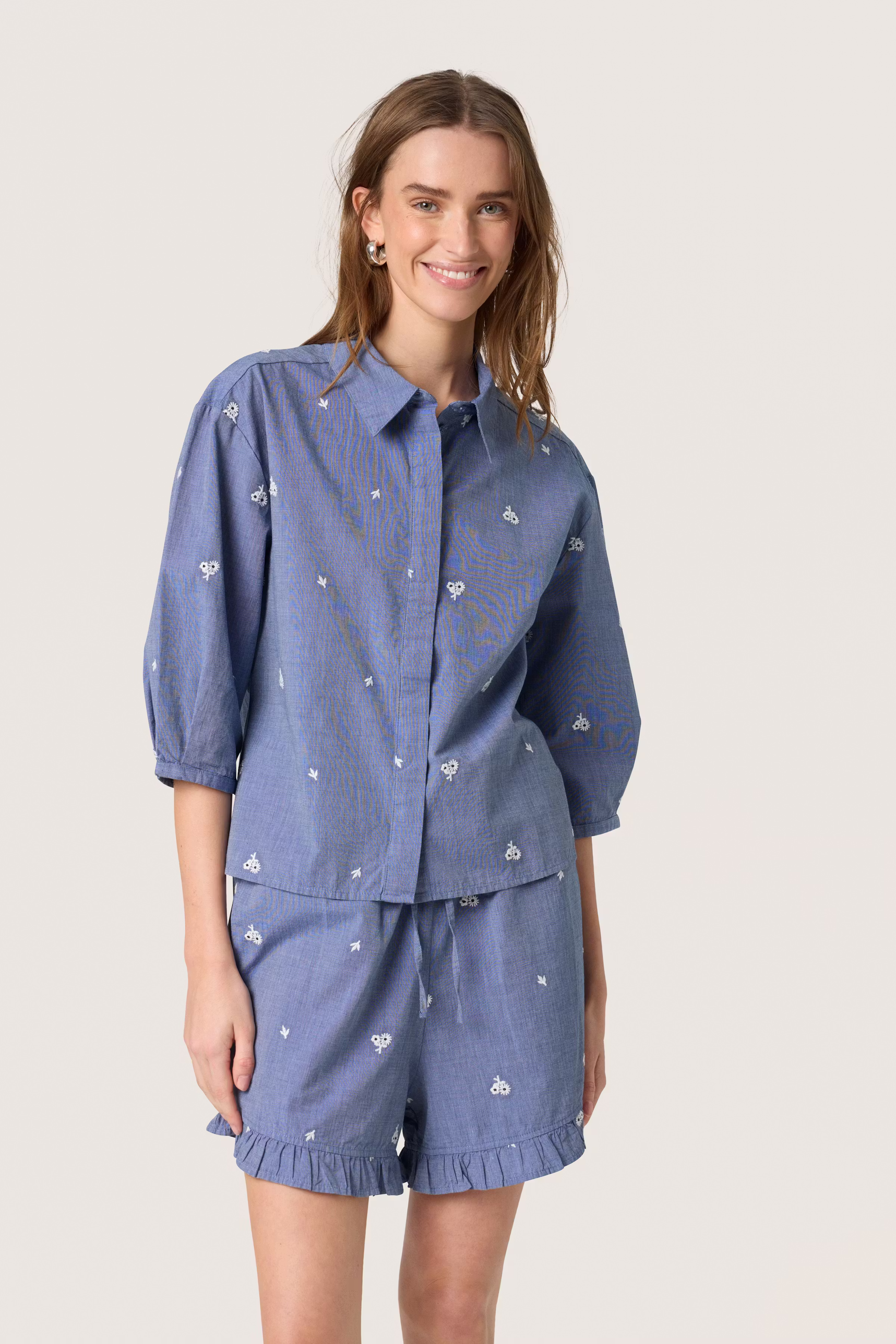 SLElly Shirt LOOKBOOK FRONT 30408243-301130