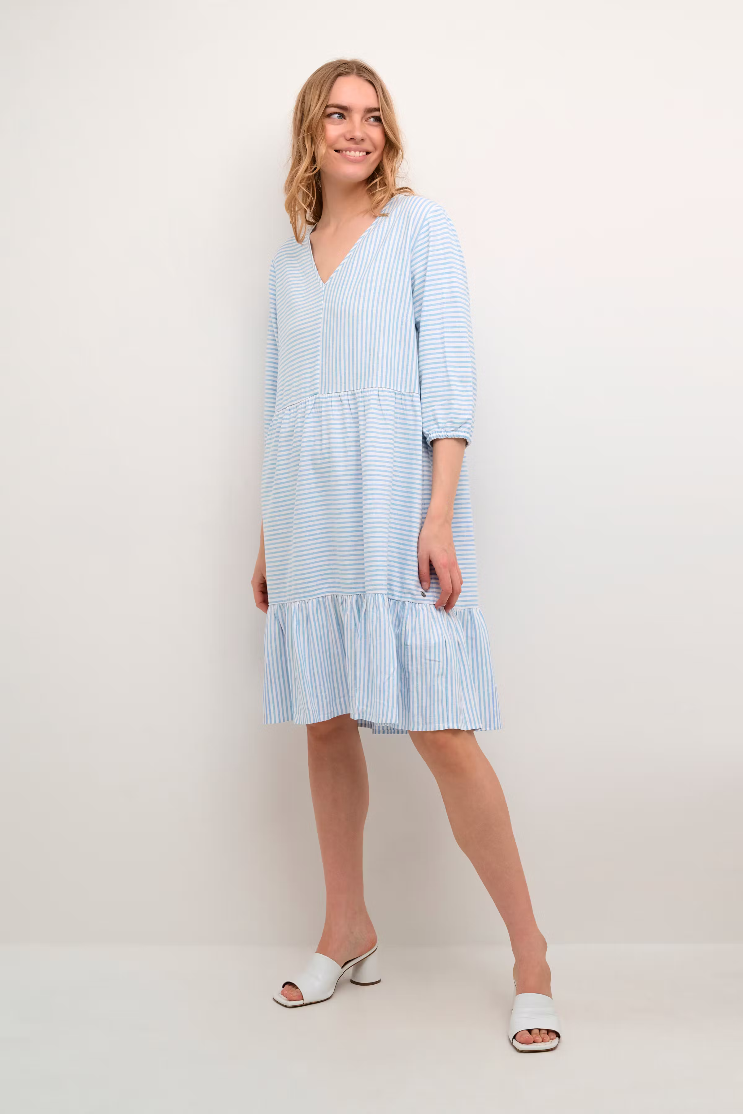 CRVenta Linen Dress LOOKBOOK FRONT 10609852-104396