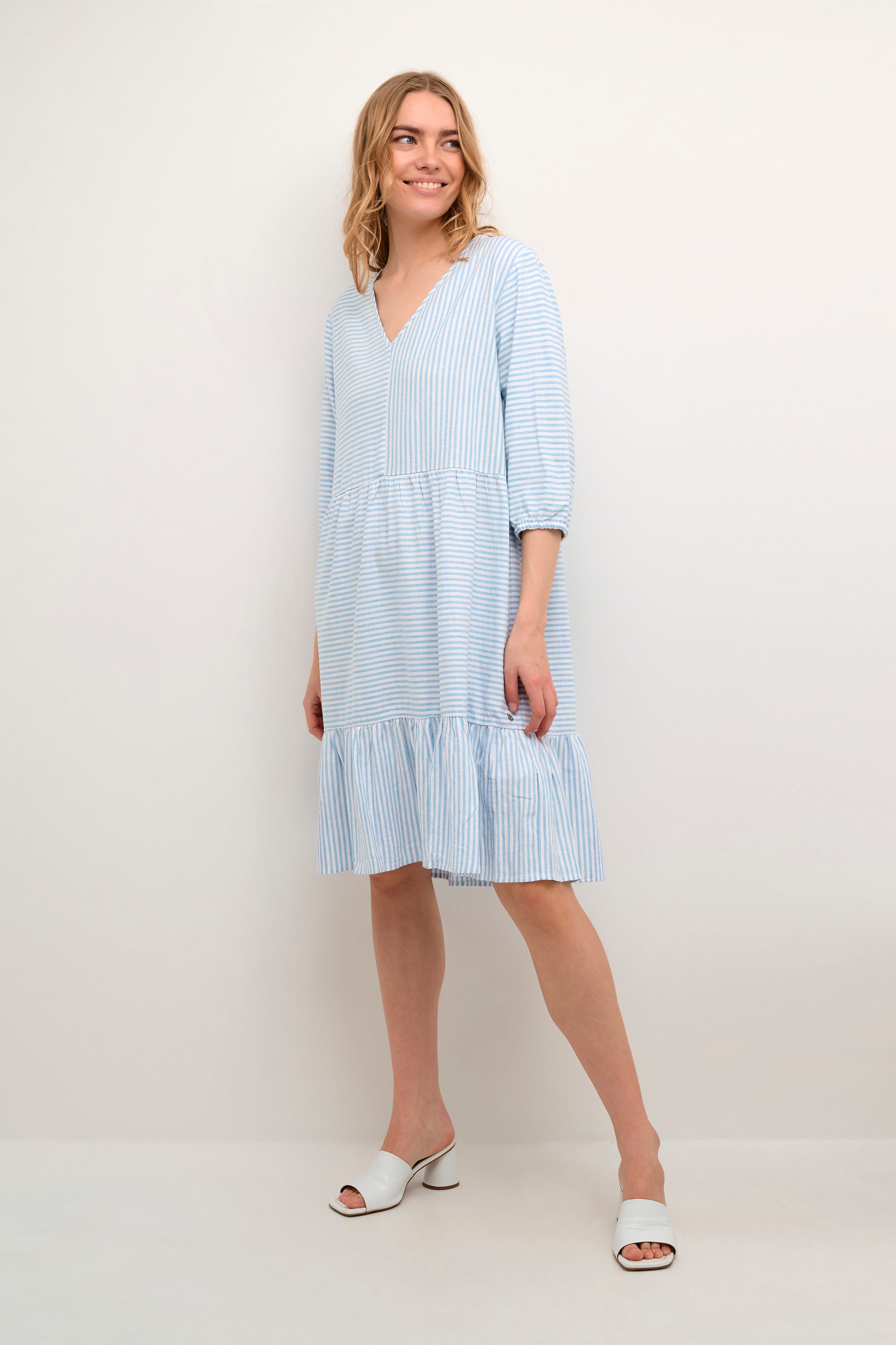 CRVenta Linen Dress LOOKBOOK FRONT 10609852-104396