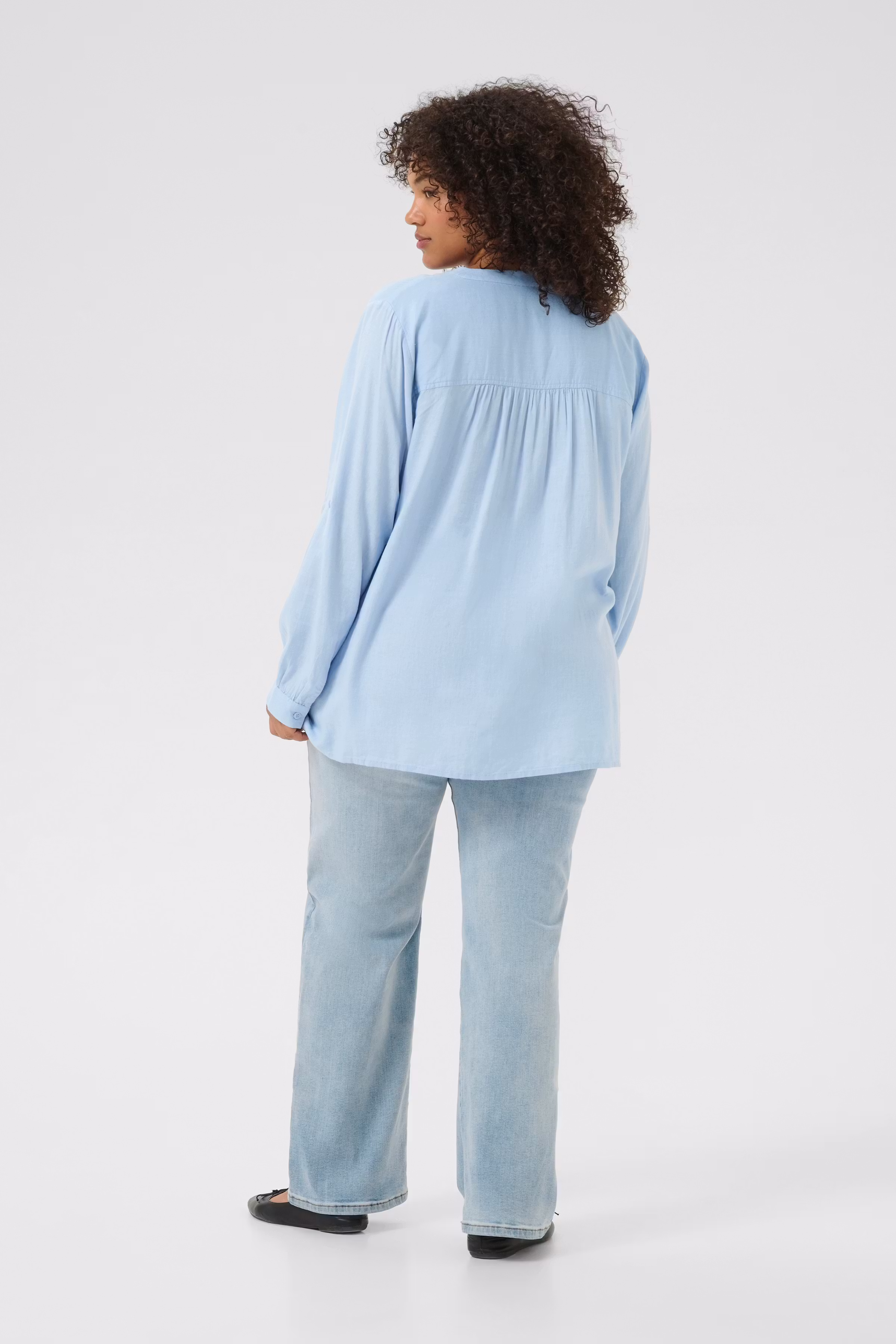 KCmille Linen Blouse LOOKBOOK BACK 10582215-164016