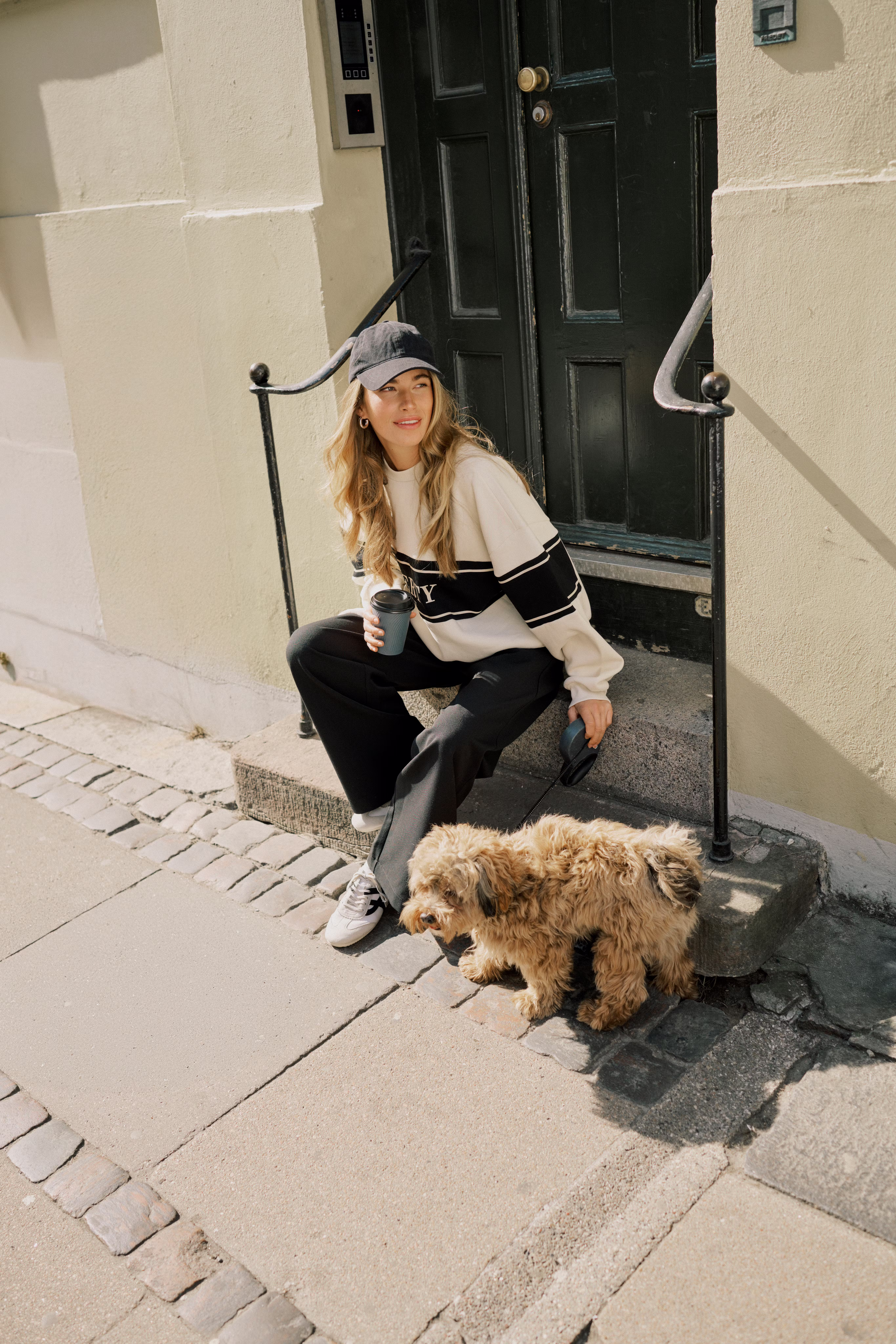 KAassia Sweatshirt LOCATION NONE 10511063-125202