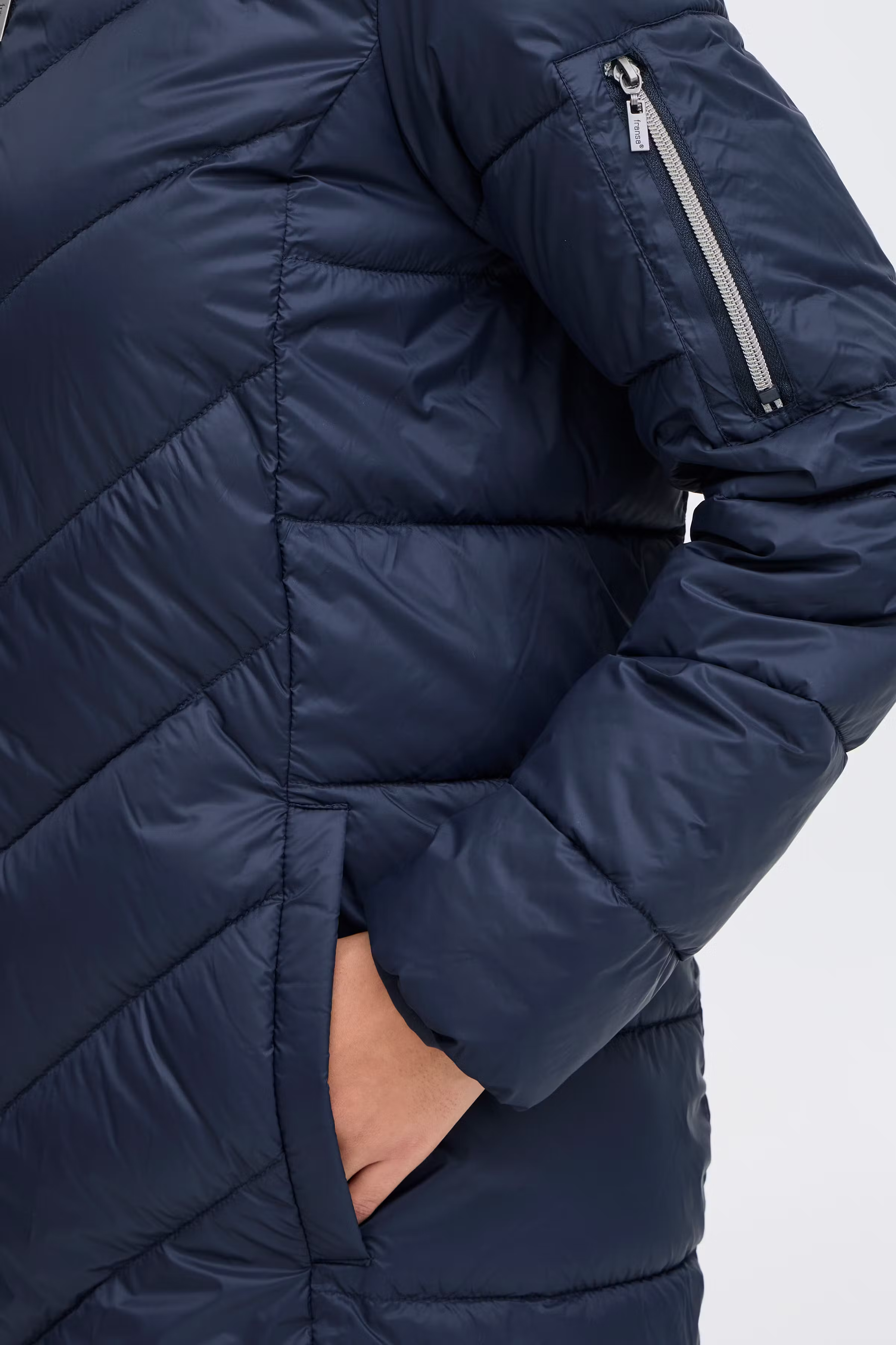  FRBAPADDING Yttertøy LOOKBOOK DETAIL 20615217-193923