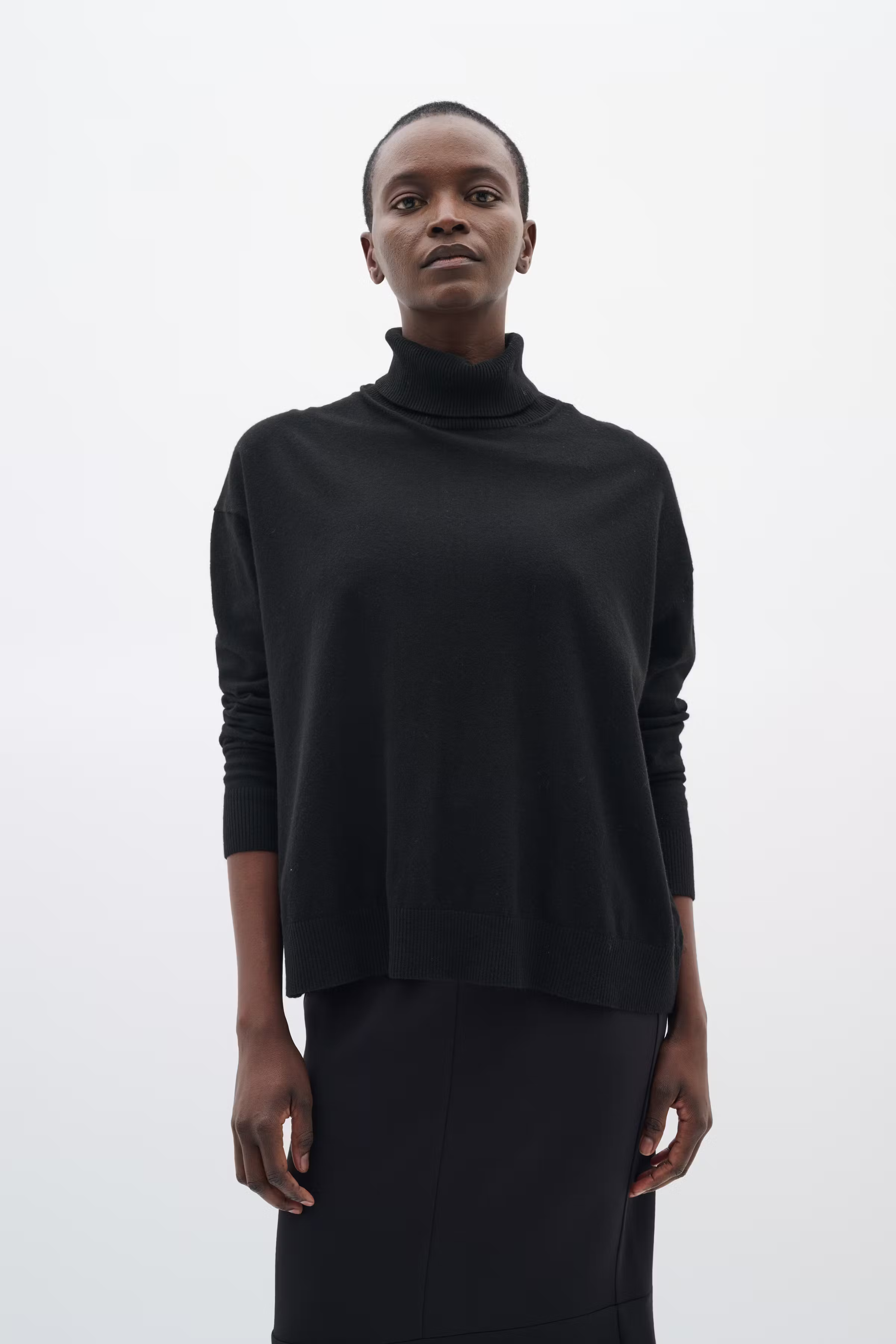 GleaIW Kellsie Turtleneck Pullover LOOKBOOK FRONT 30110934-194008