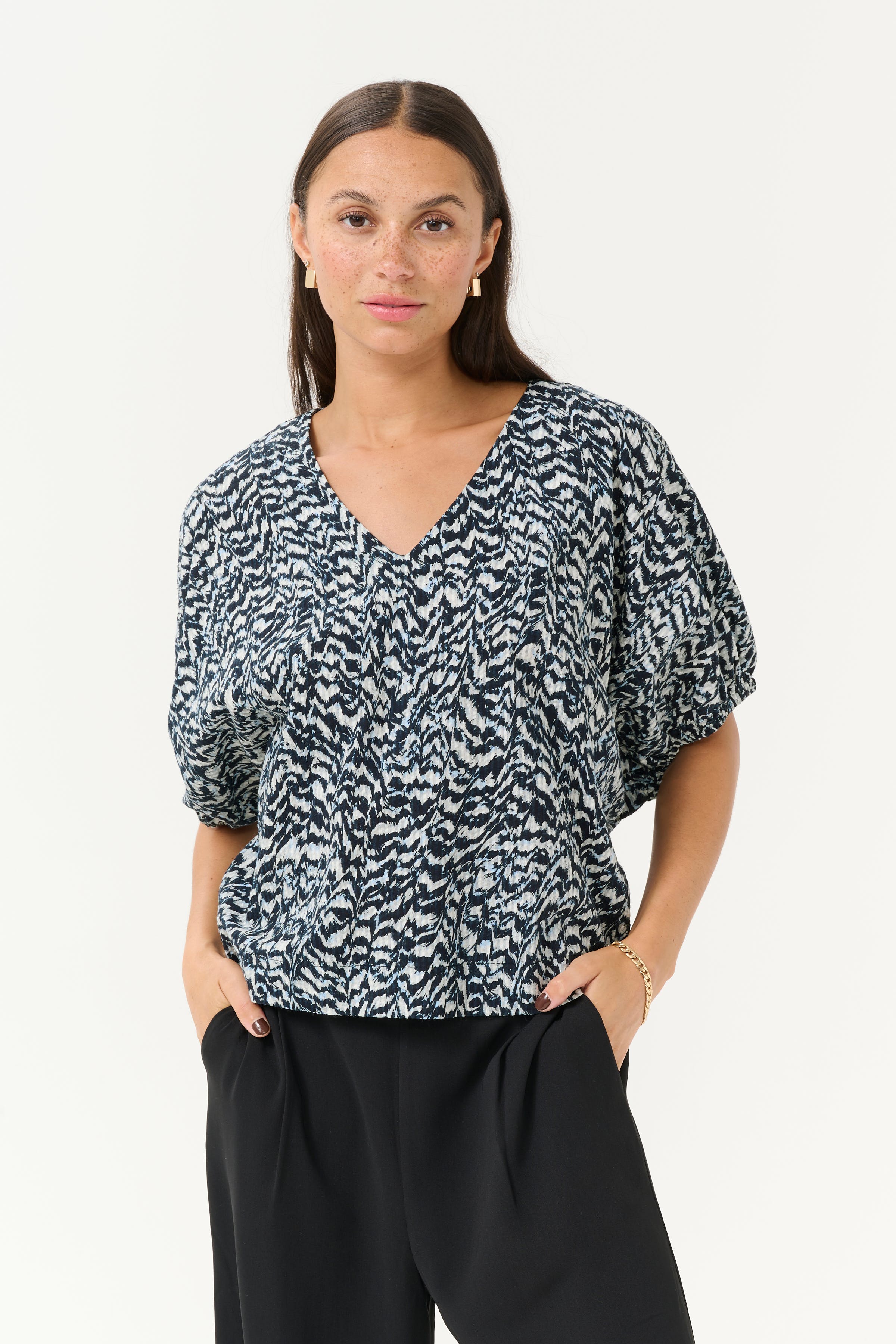 KAruffalo Blouse LOOKBOOK FRONT 10509934-107426
