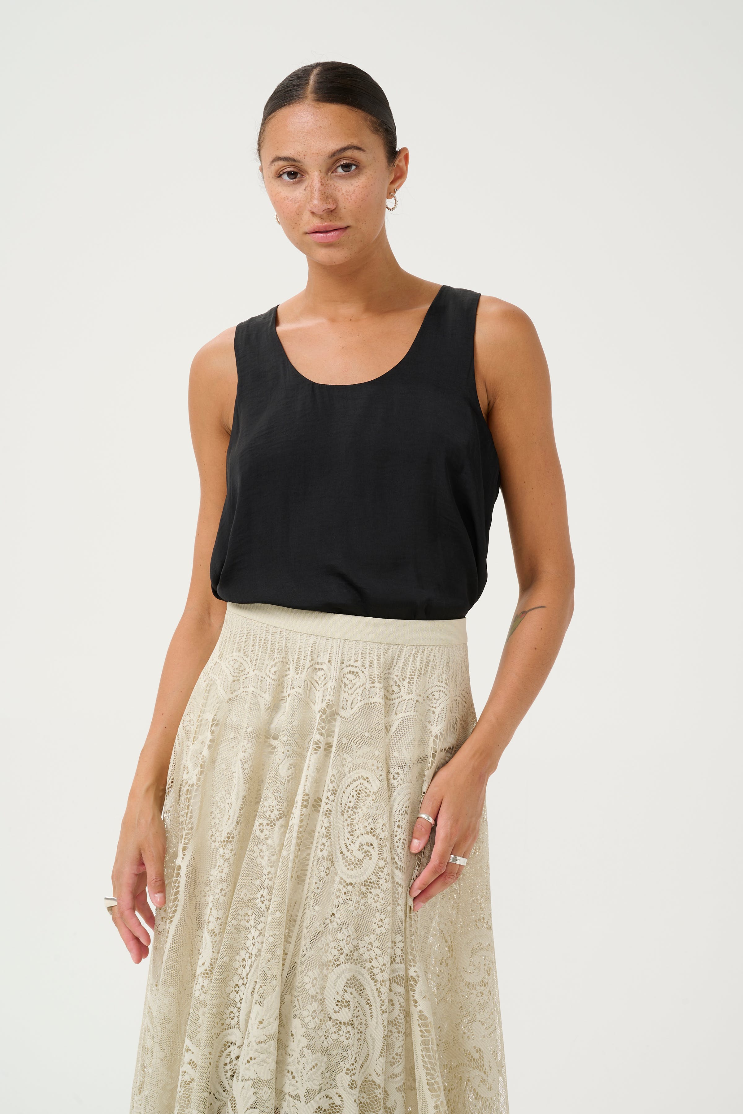 KAallie Blouse LOOKBOOK FRONT 10509832-100121