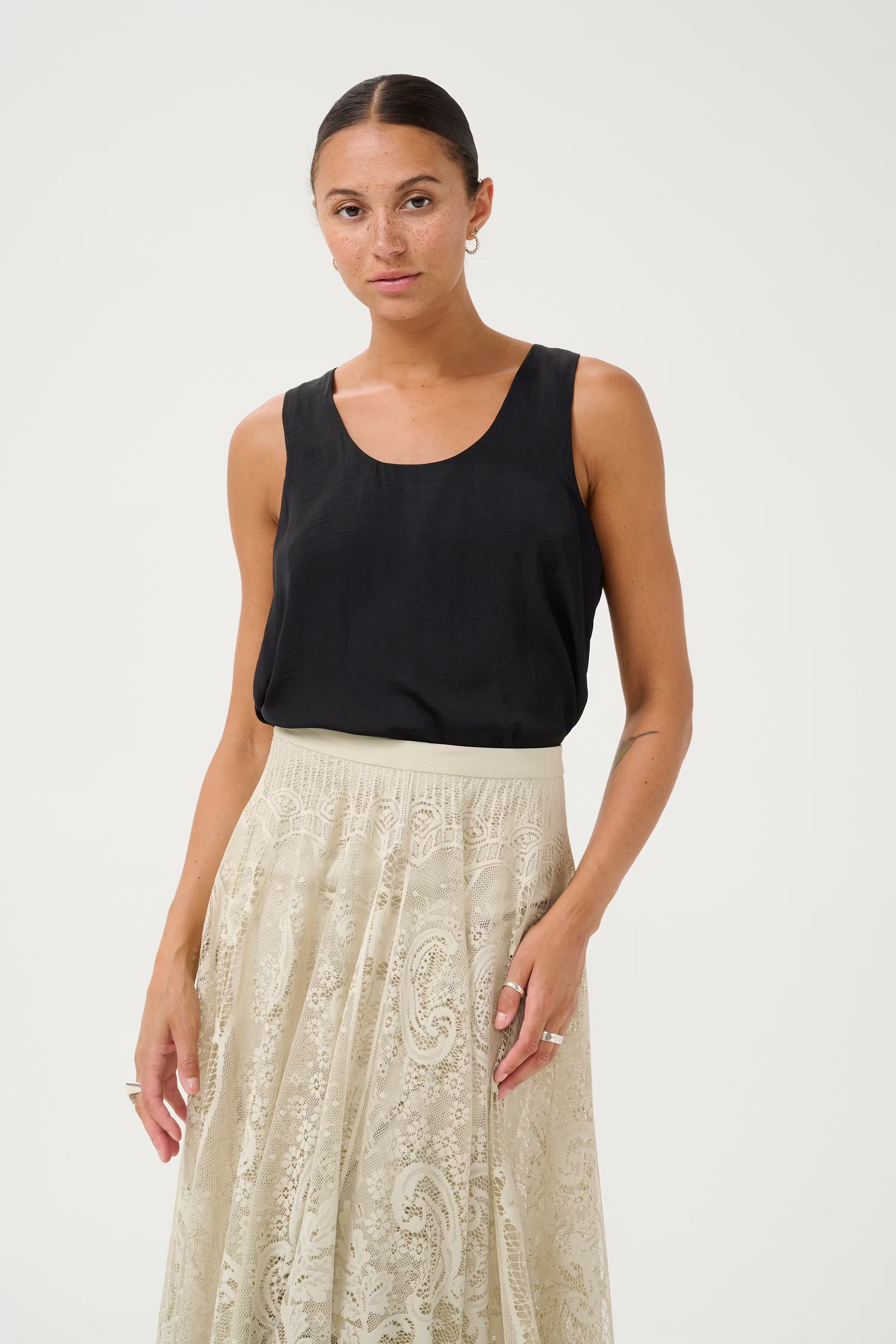 KAallie Blus LOOKBOOK FRONT 10509832-100121