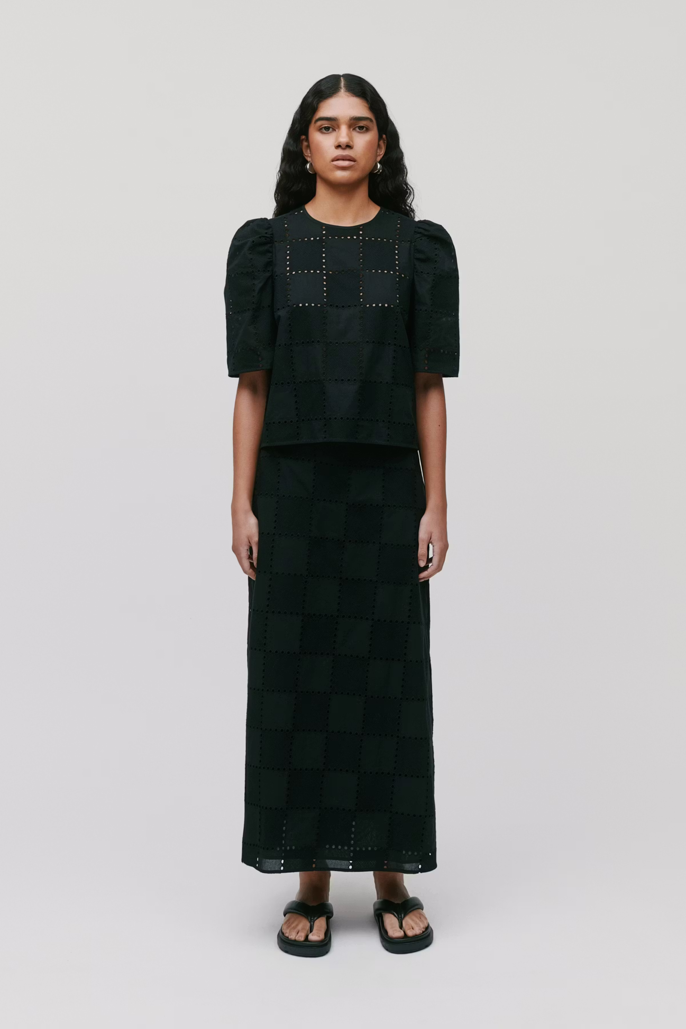 SAMANTHA Skirt LOOKBOOK FRONT 30600529-BK999