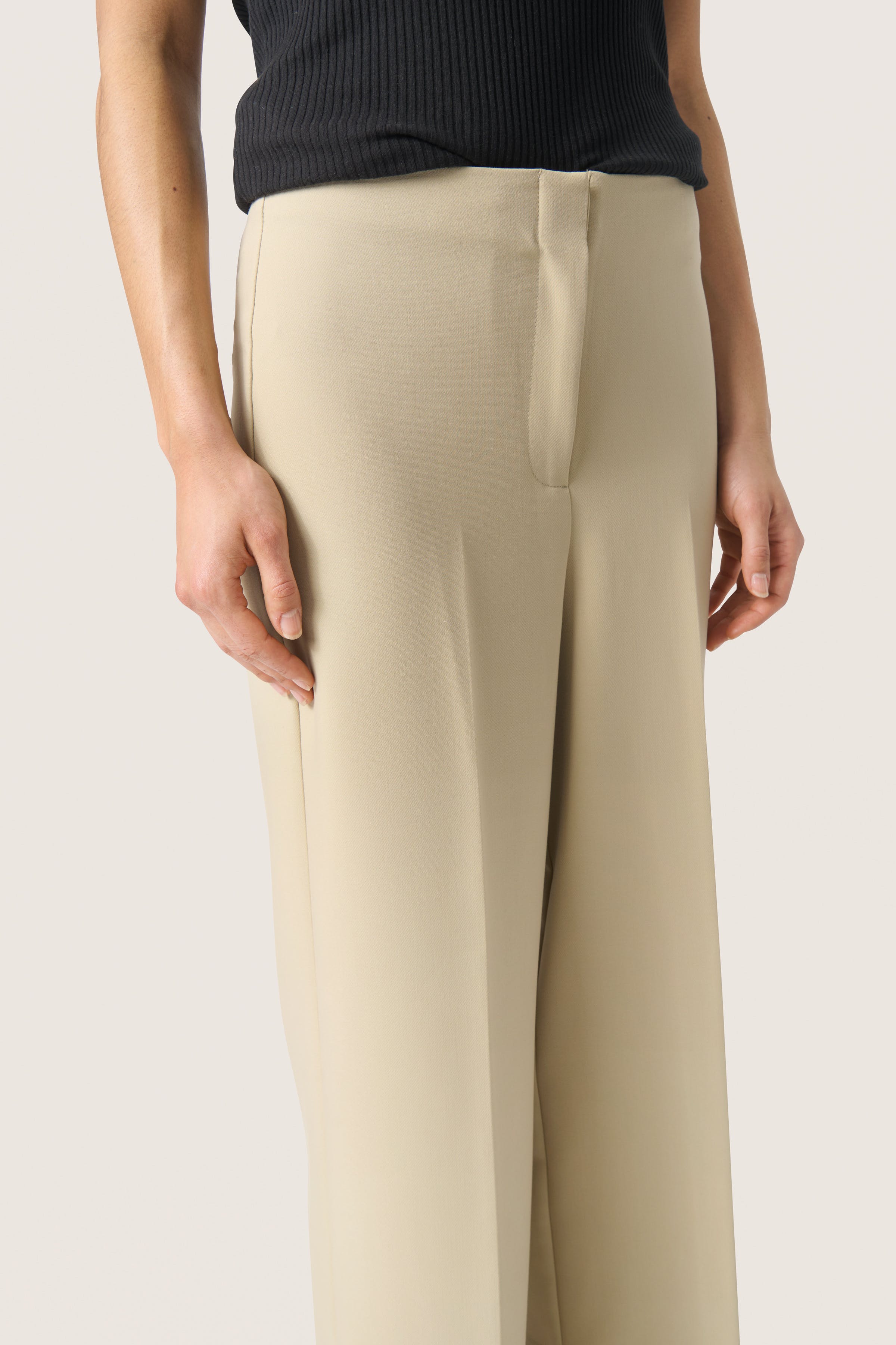 SLCorinne Cropped Hose LOOKBOOK DETAIL 30407013-150309
