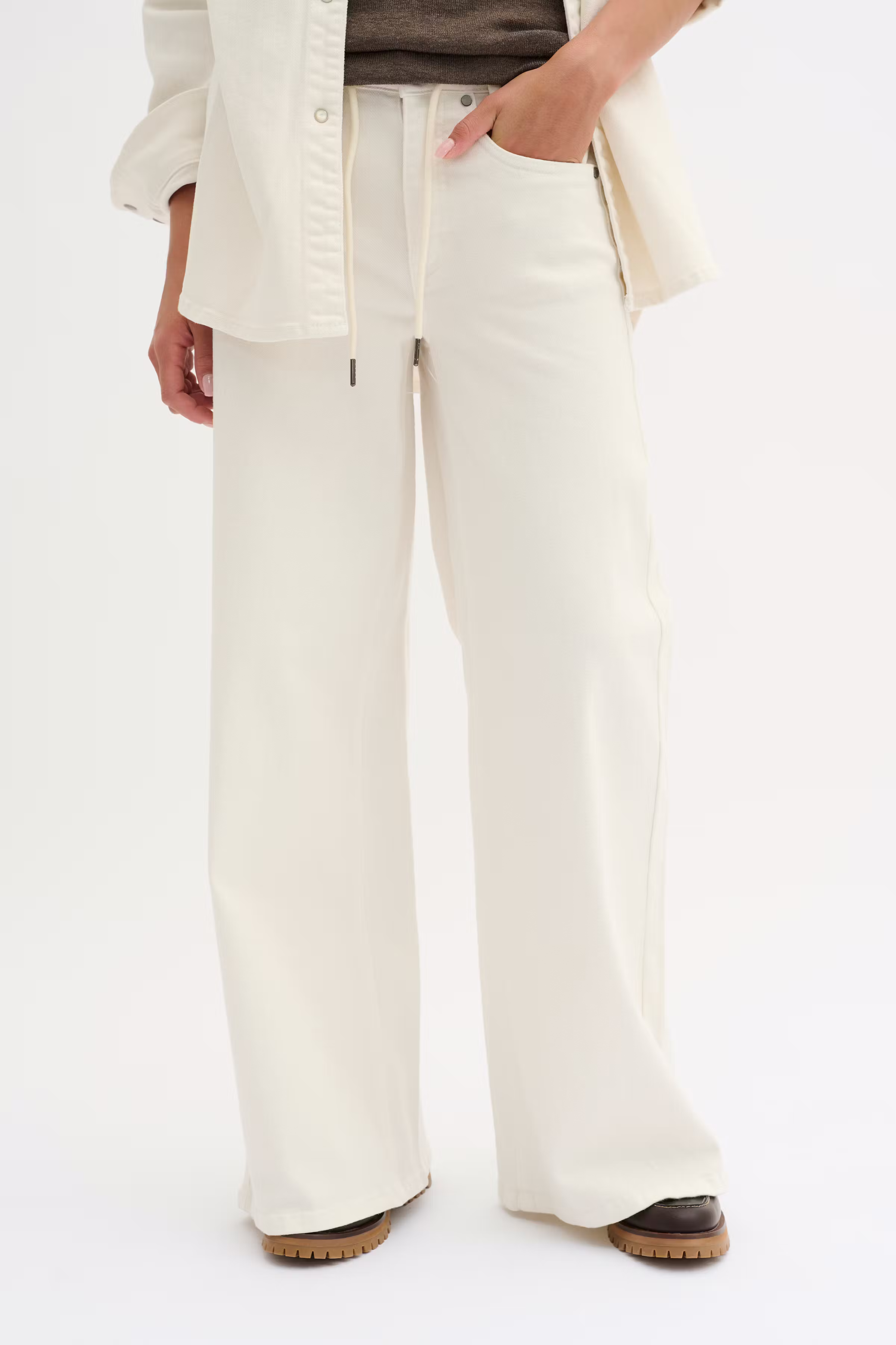 DangoMW Wide jeans LOOKBOOK FRONT 10705049-103563