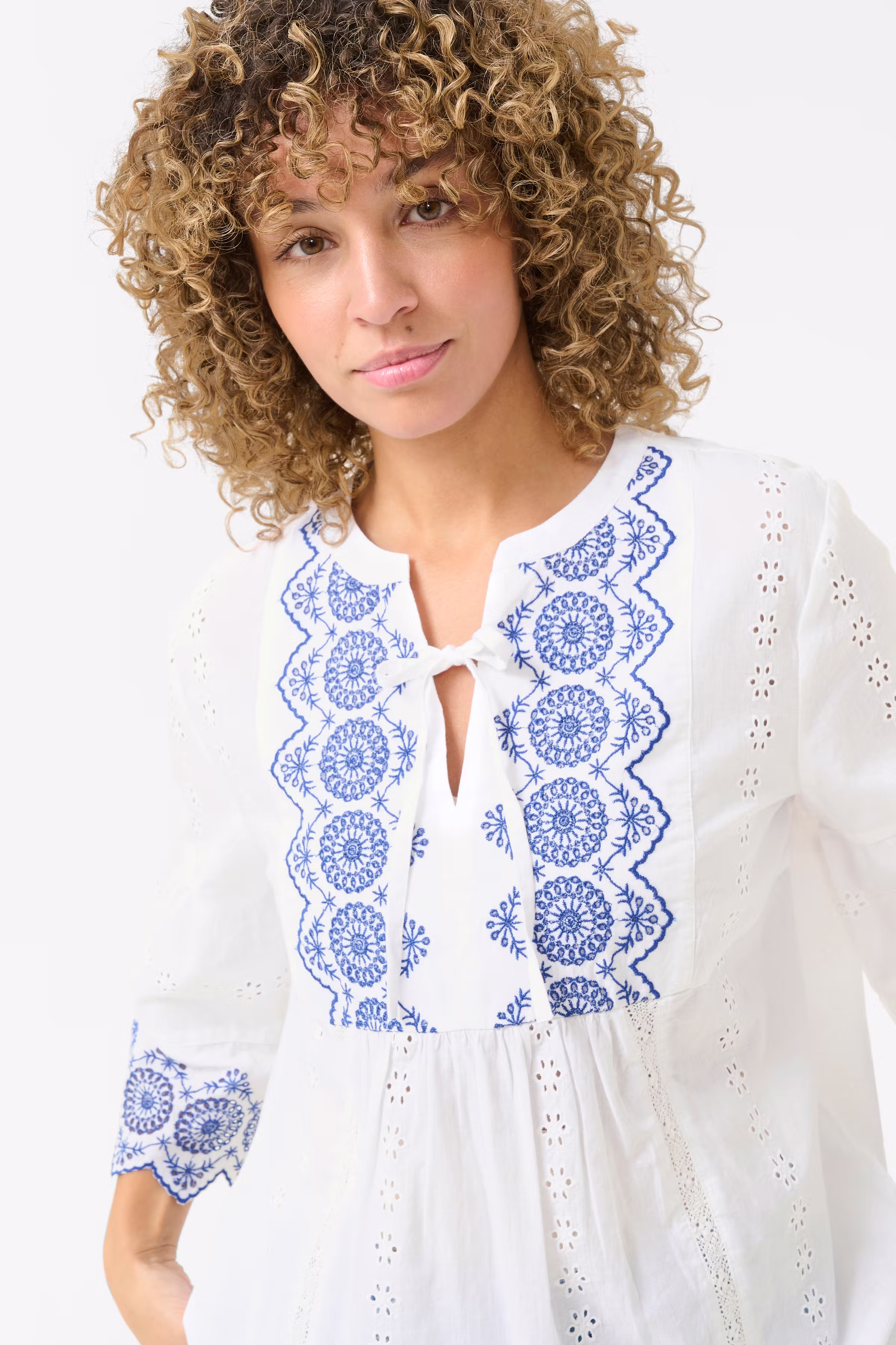 CRBella Blouse LOOKBOOK DETAIL 10613768-110602