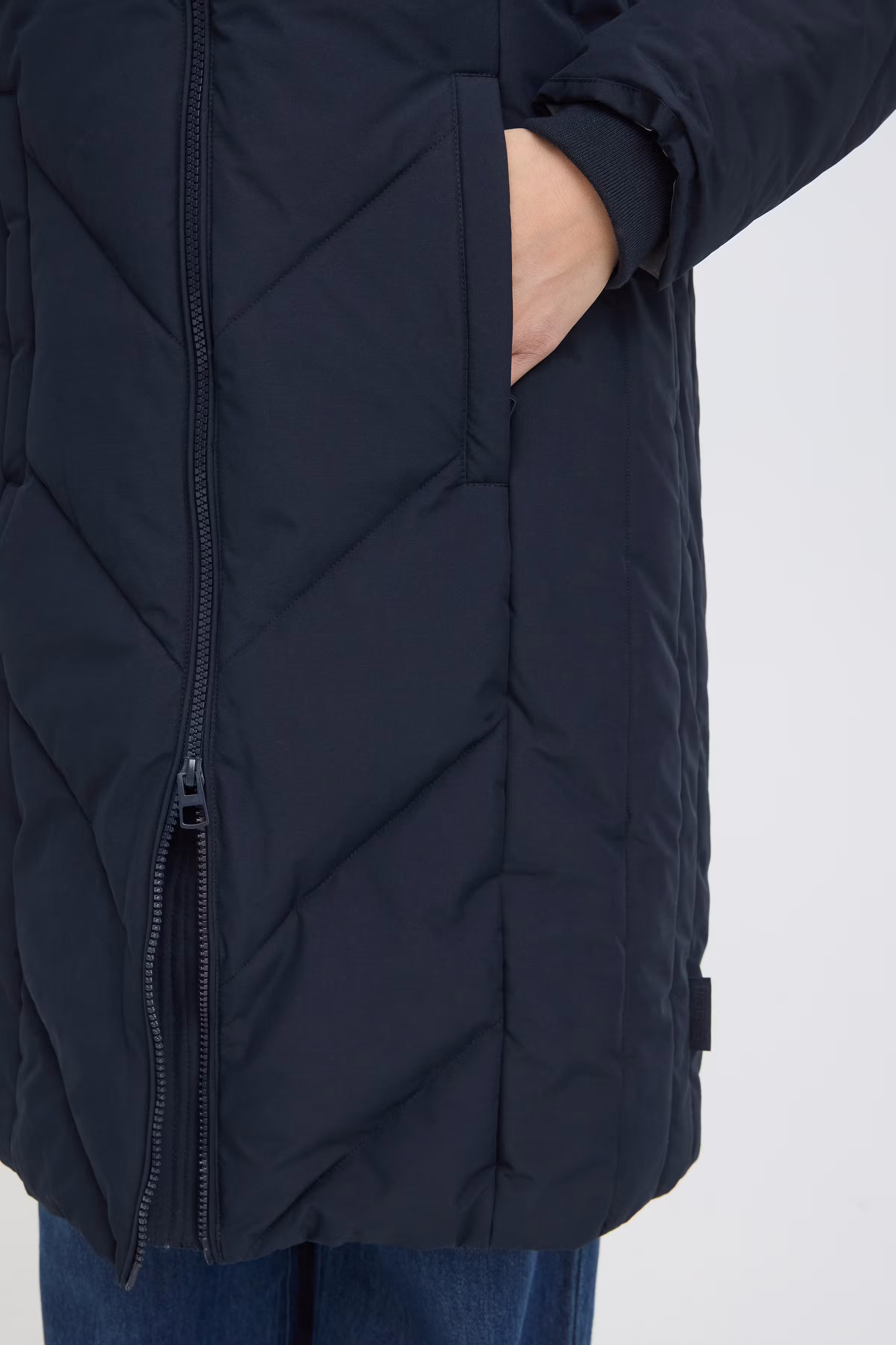 FRMAISE Outerwear LOOKBOOK DETAIL 20617840-194011