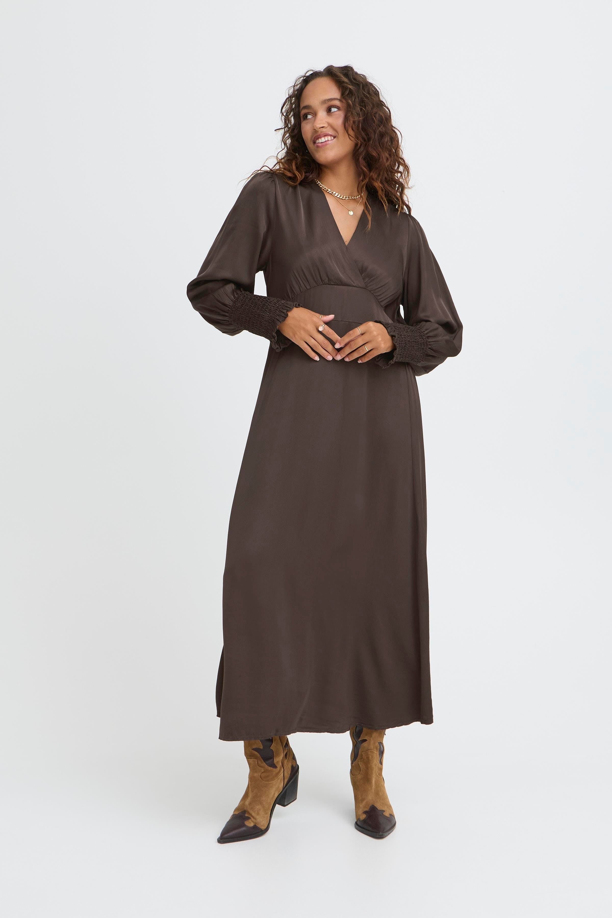 SBOLIVIA Kjole LOOKBOOK FRONT 22101104-191109