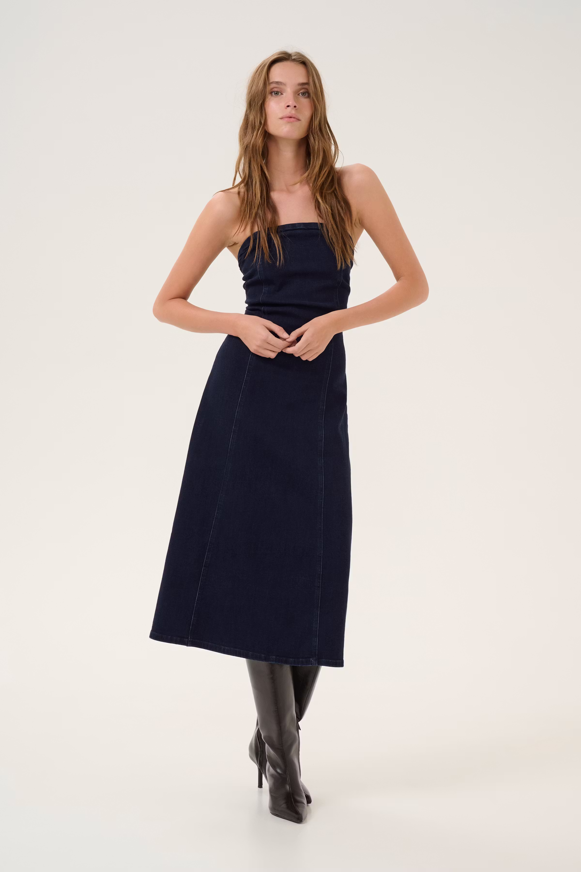 AyoMW Dress LOOKBOOK FRONT 10705055-100067